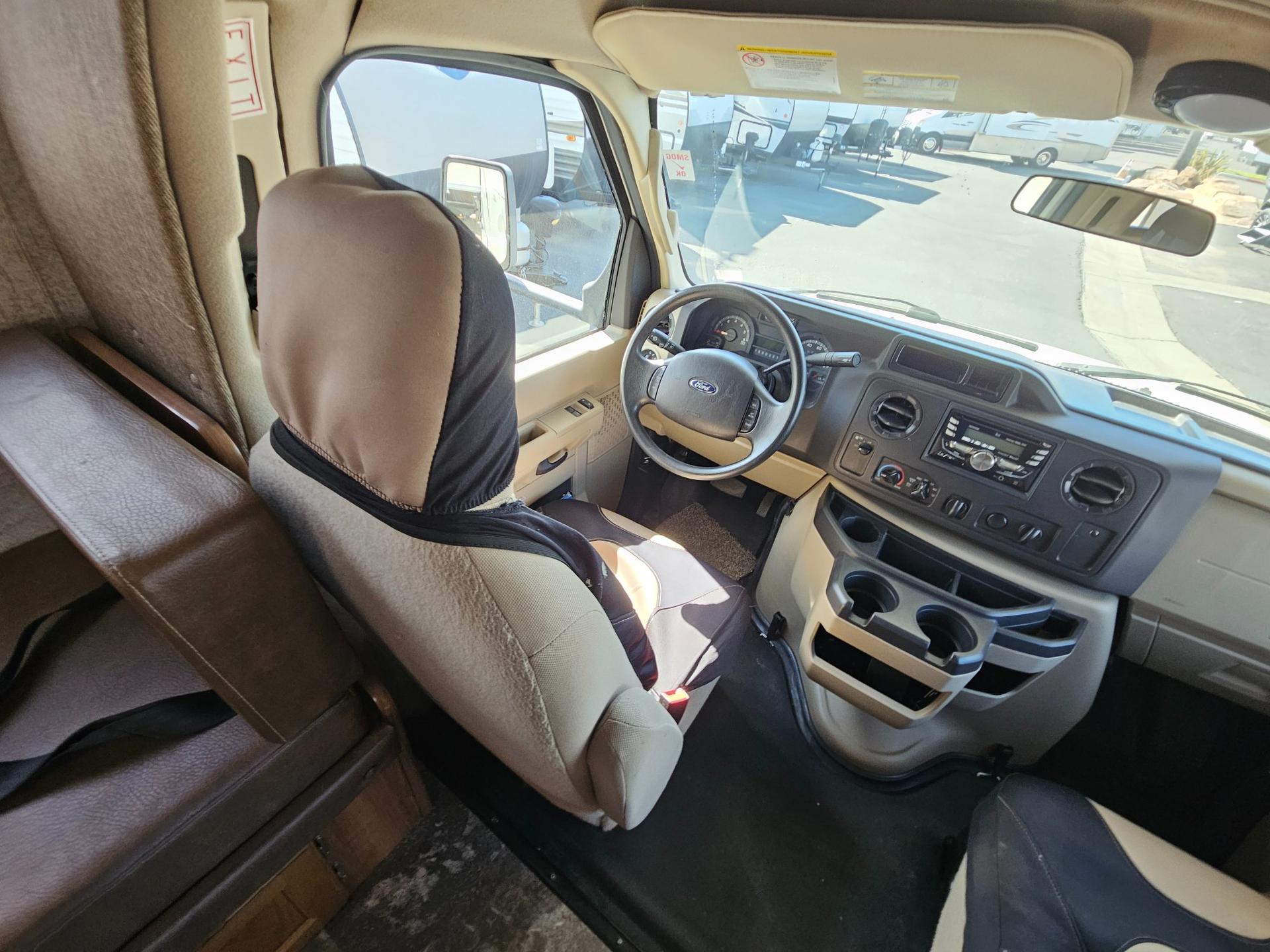 2018 Coachmen 2018 Coachmen Leprechaun - thumbnail 33