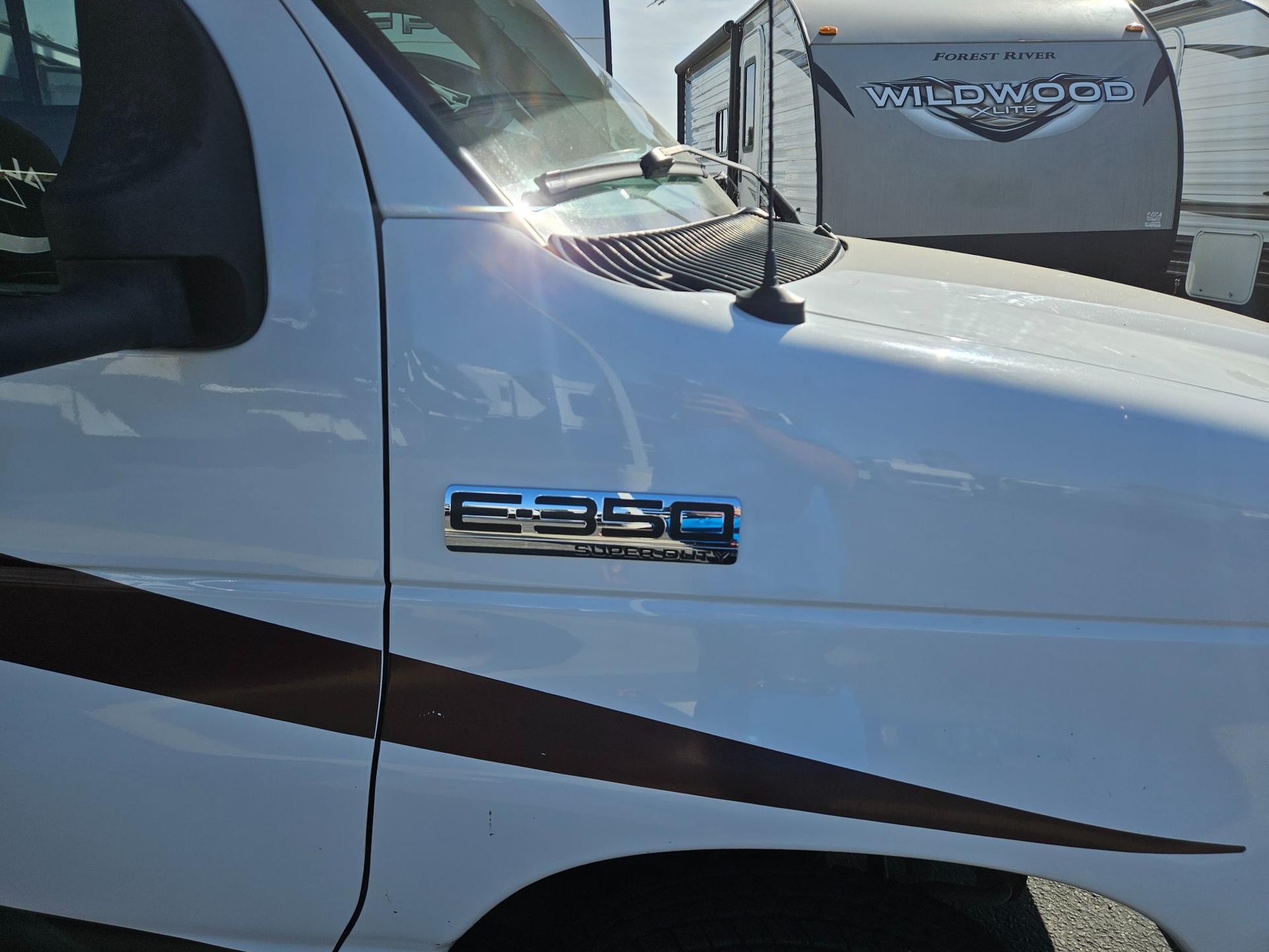 2018 Coachmen 2018 Coachmen Leprechaun - thumbnail 36