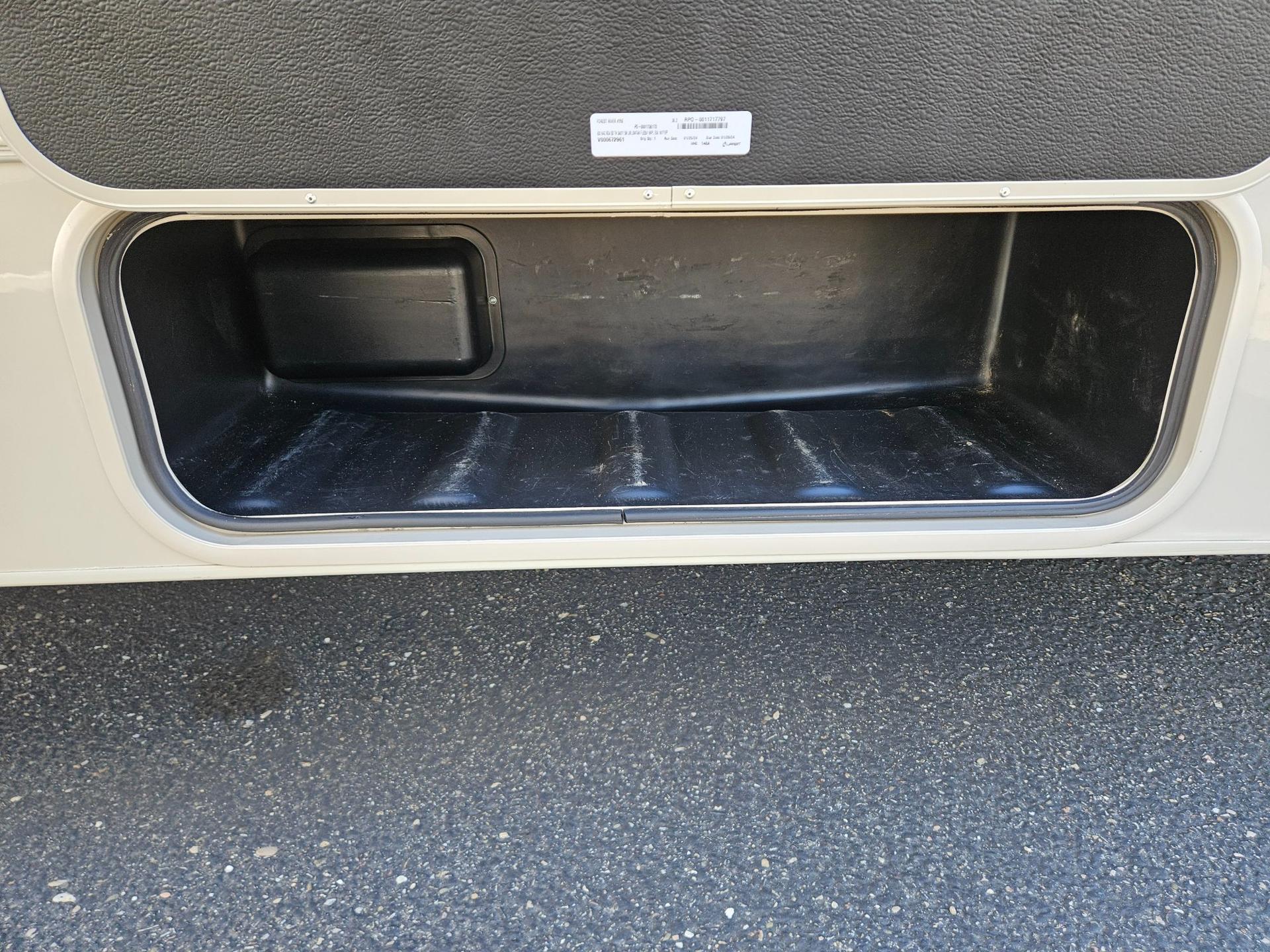 2018 Coachmen 2018 Coachmen Leprechaun - thumbnail 39