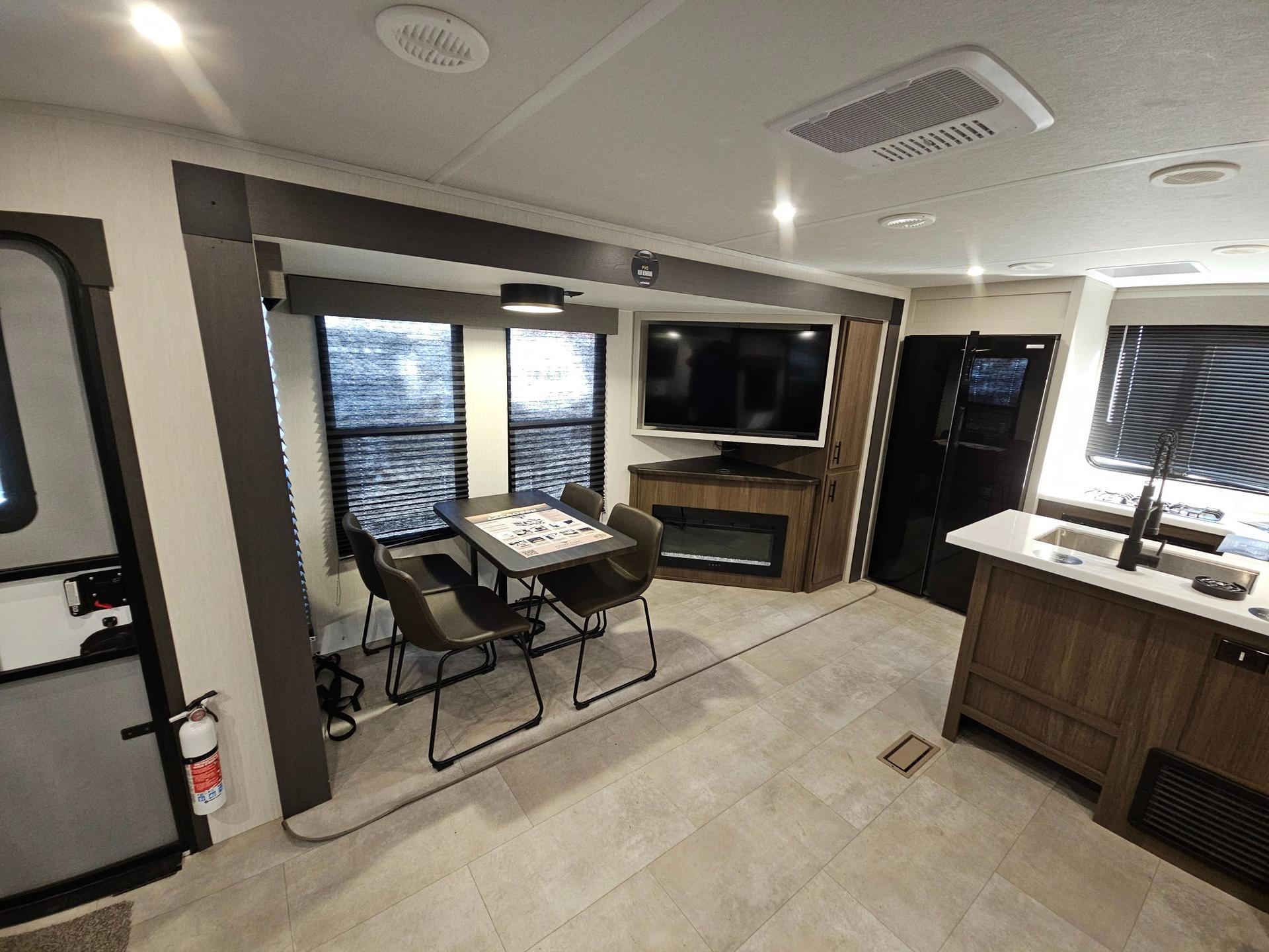 2026 Forest River 2026 Forest River LaCrosse - thumbnail 7