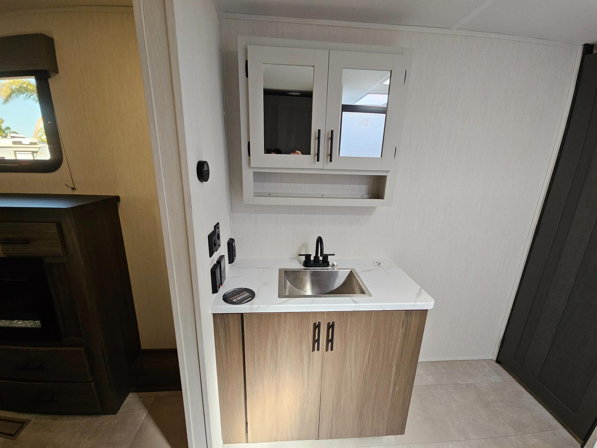 2026 Forest River 2026 Forest River LaCrosse - thumbnail 27