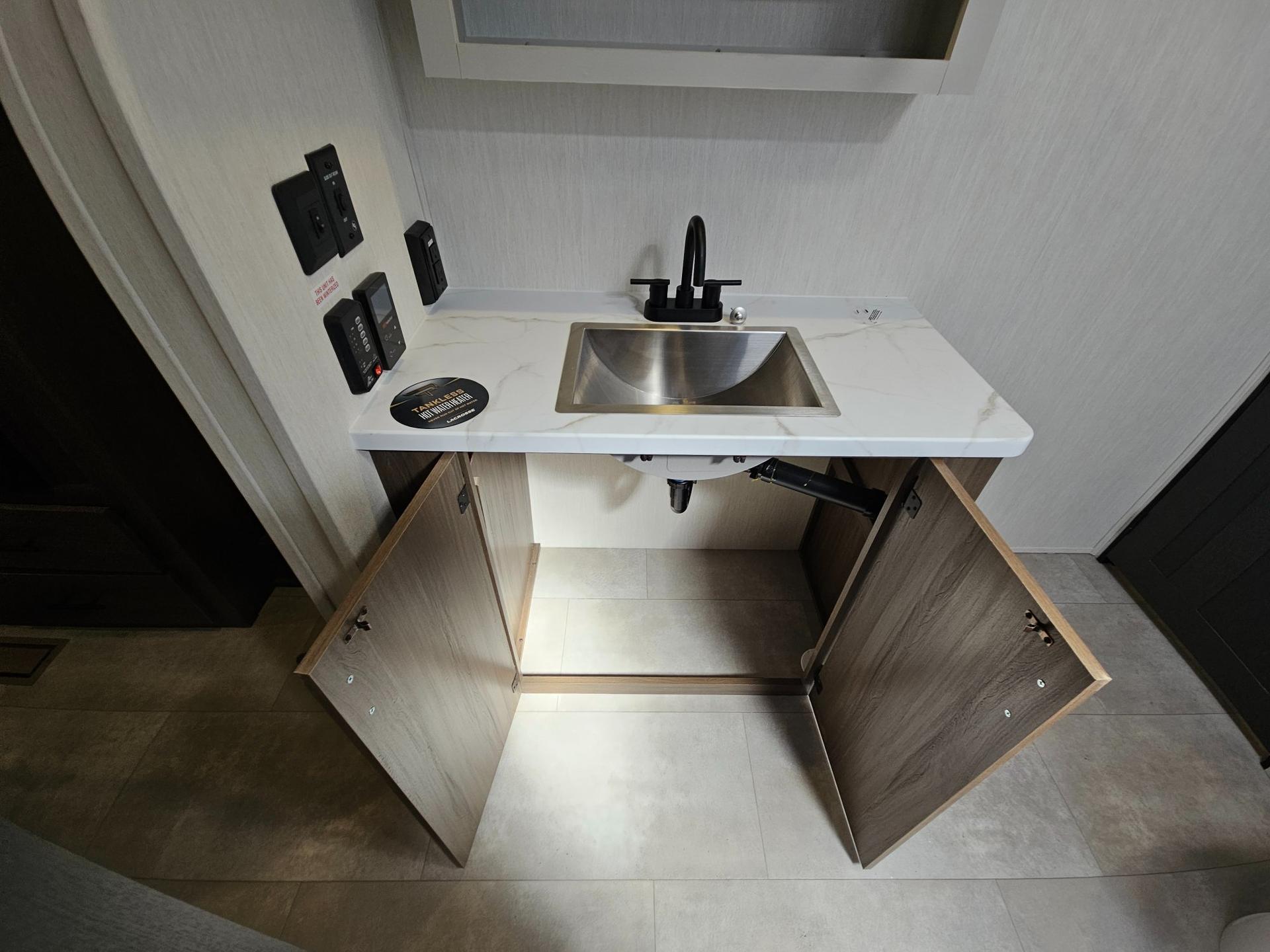 2026 Forest River 2026 Forest River LaCrosse - thumbnail 31