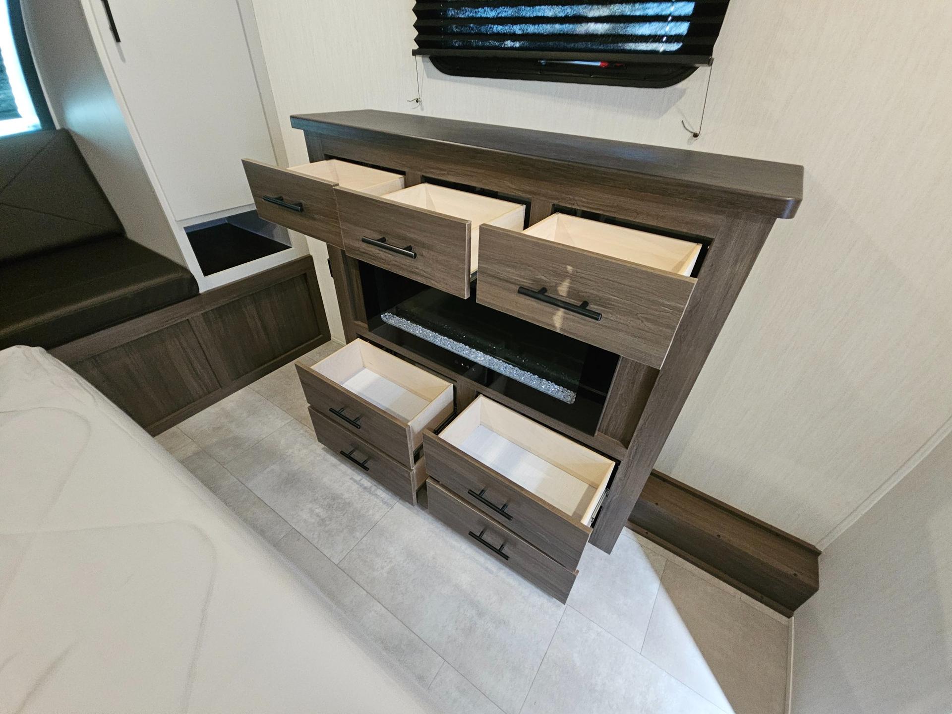 2026 Forest River 2026 Forest River LaCrosse - thumbnail 33