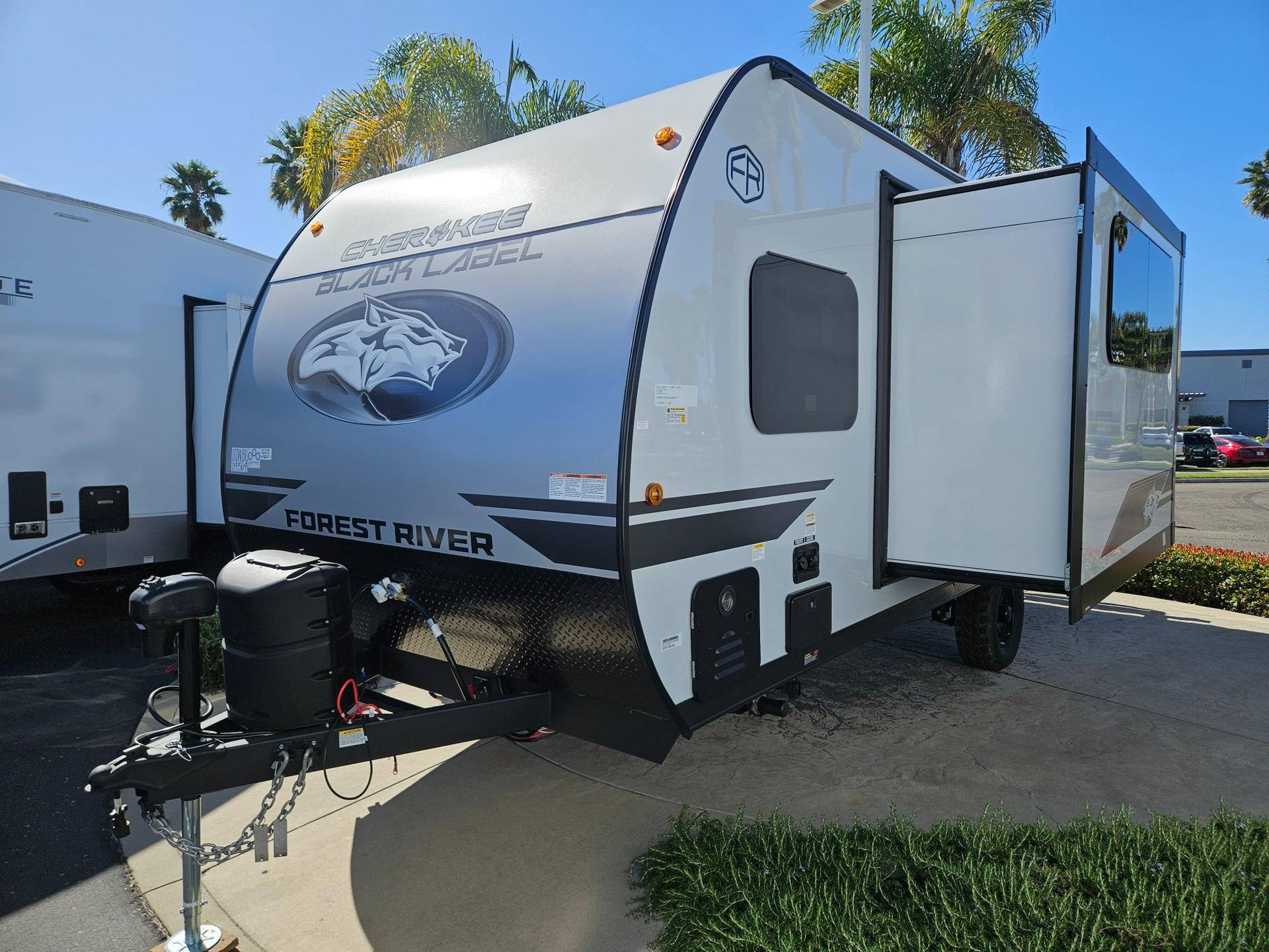 2026 Forest River RV 2026 Forest River RV Cherokee Wolf Pup Black Label - thumbnail 5