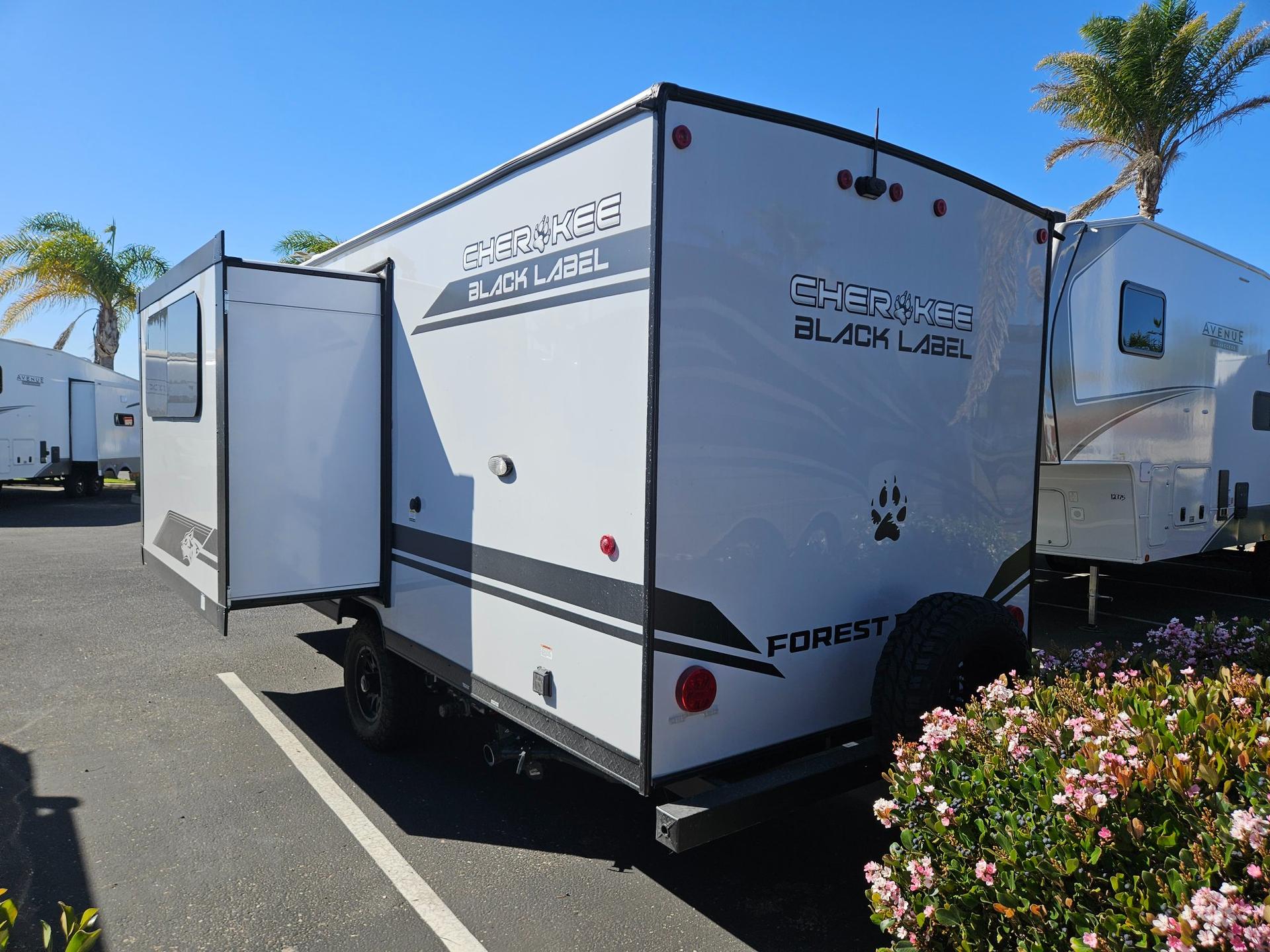 2026 Forest River RV 2026 Forest River RV Cherokee Wolf Pup Black Label - thumbnail 4