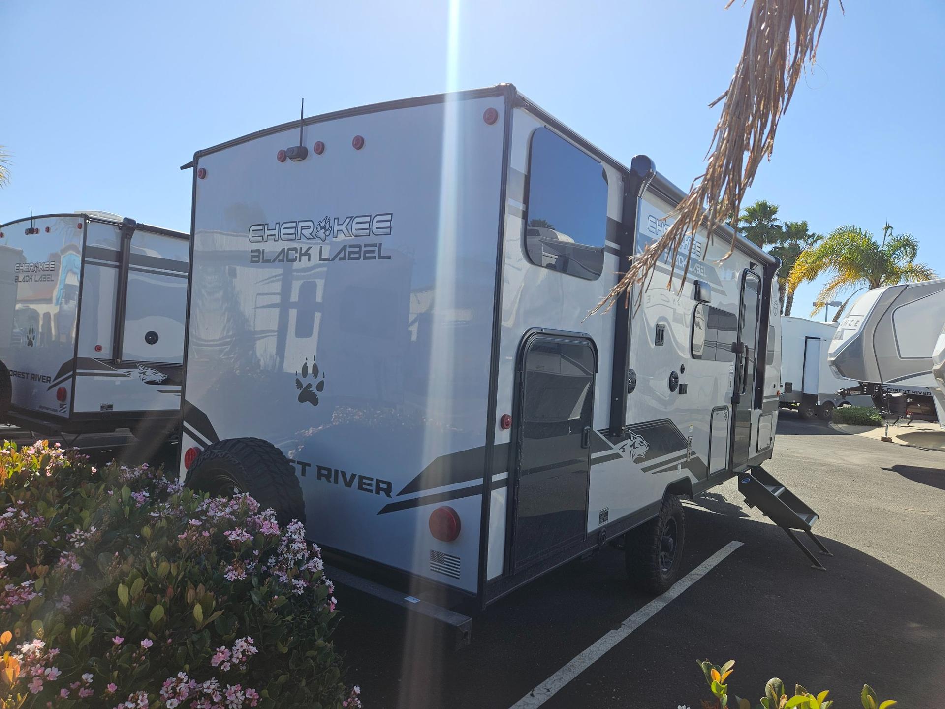 2026 Forest River RV 2026 Forest River RV Cherokee Wolf Pup Black Label - thumbnail 5