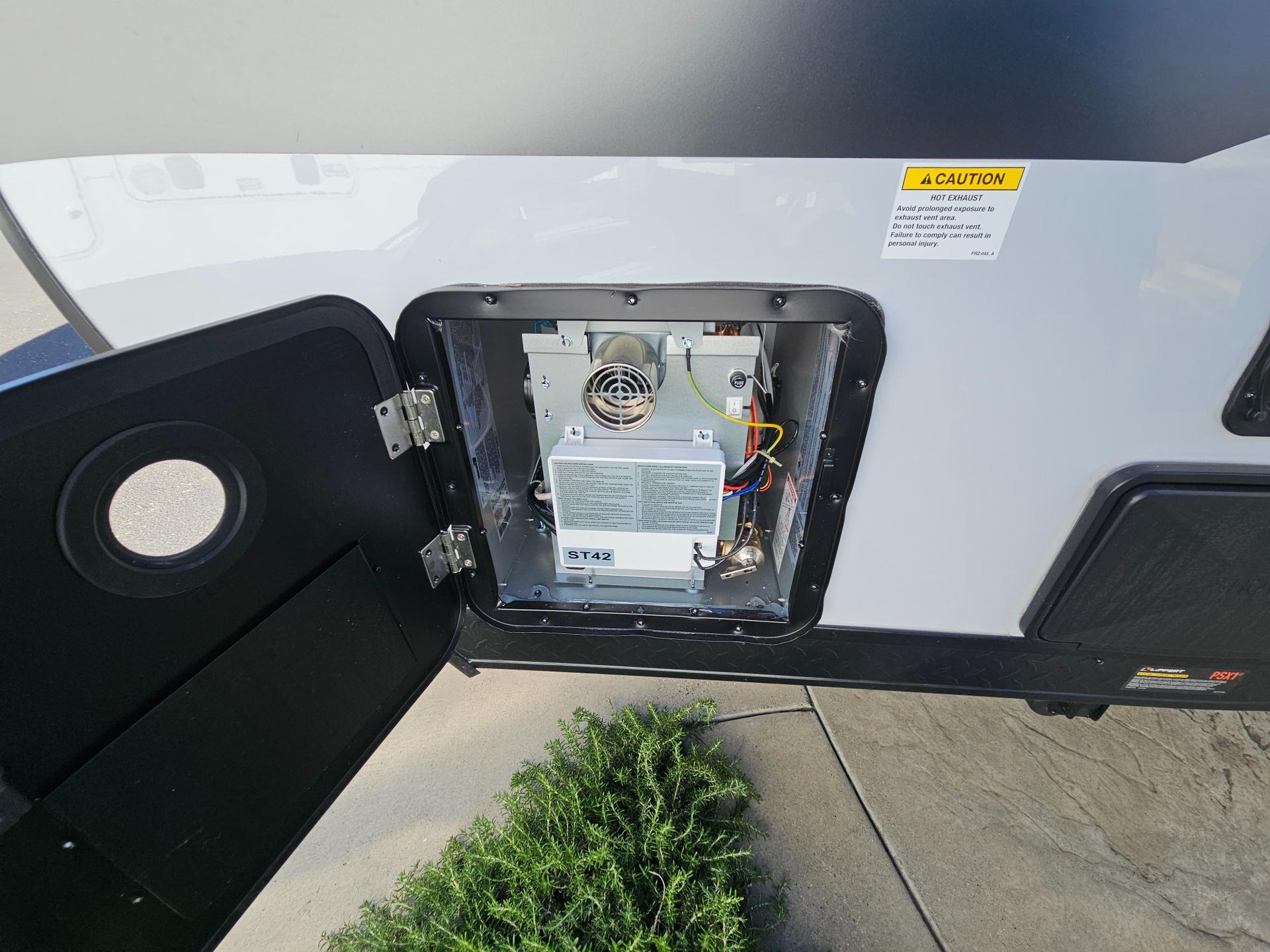 2026 Forest River RV 2026 Forest River RV Cherokee Wolf Pup Black Label - thumbnail 44