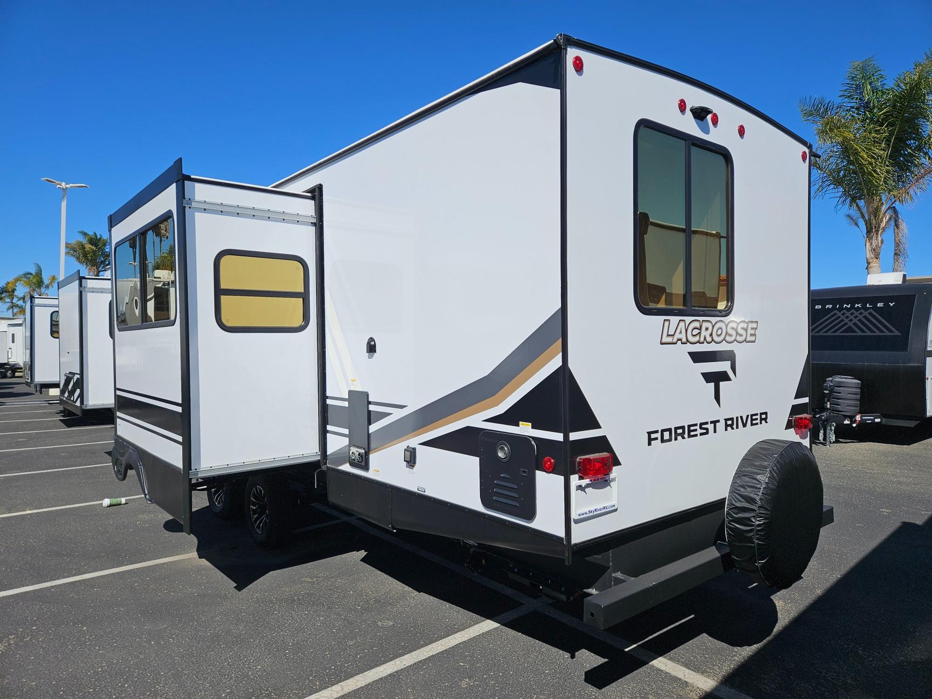 2026 Prime Time RV 2026 Prime Time RV LaCrosse - thumbnail 4