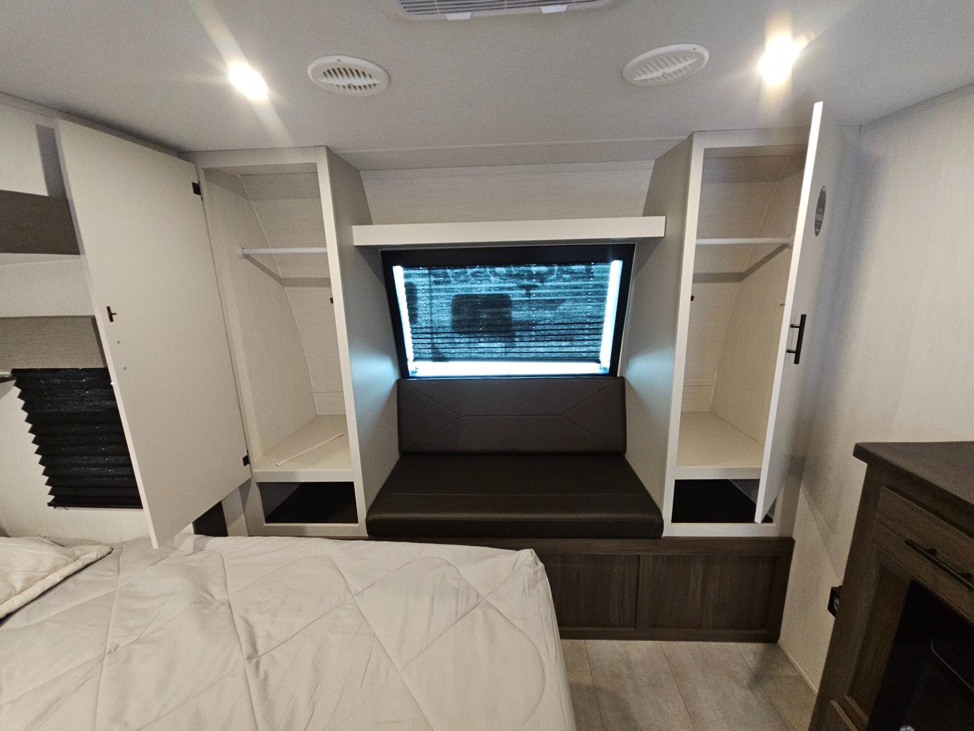 2026 Prime Time RV 2026 Prime Time RV LaCrosse - thumbnail 35