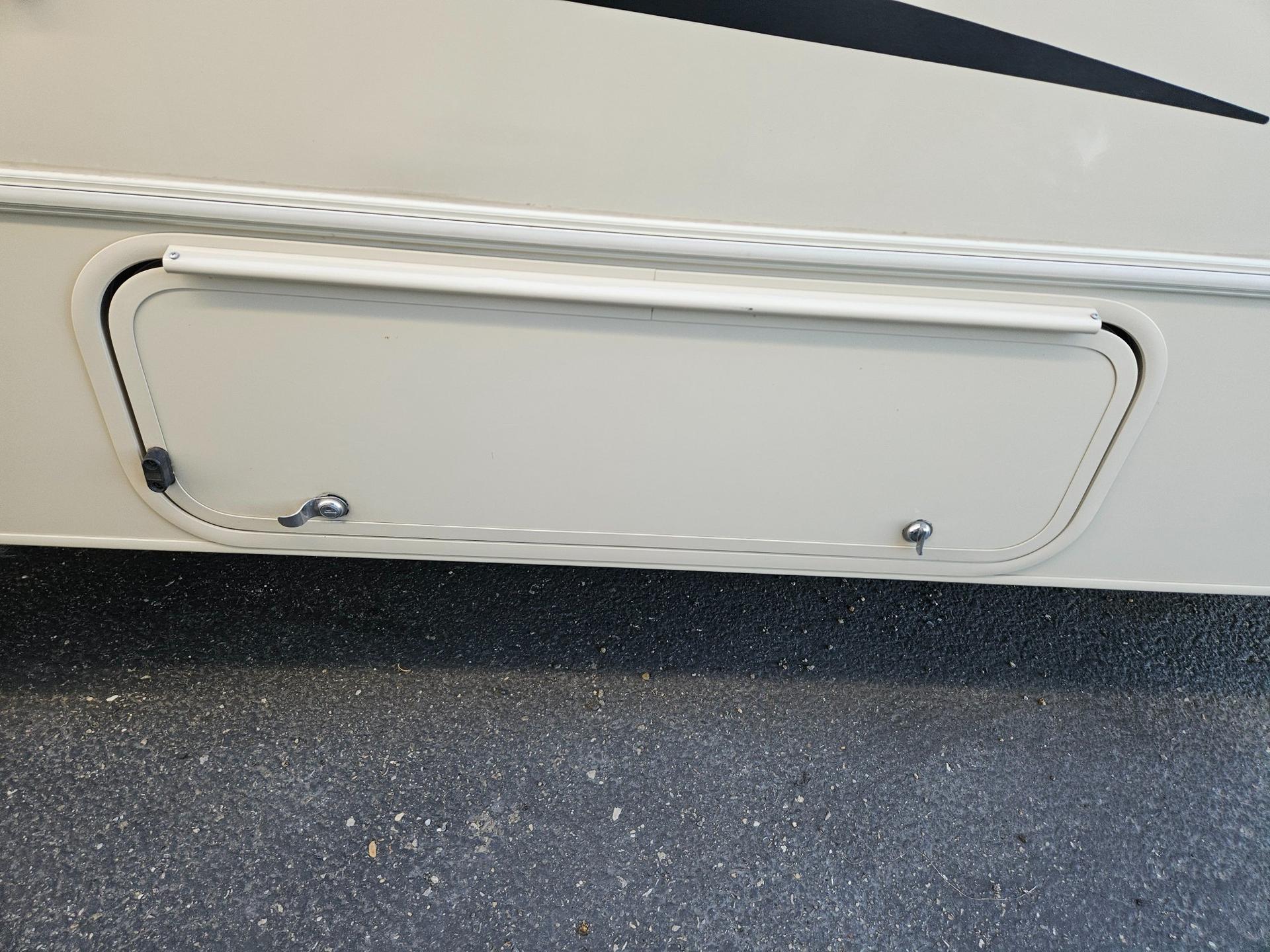 2020 Coachmen 2020 Coachmen Leprechaun - thumbnail 9