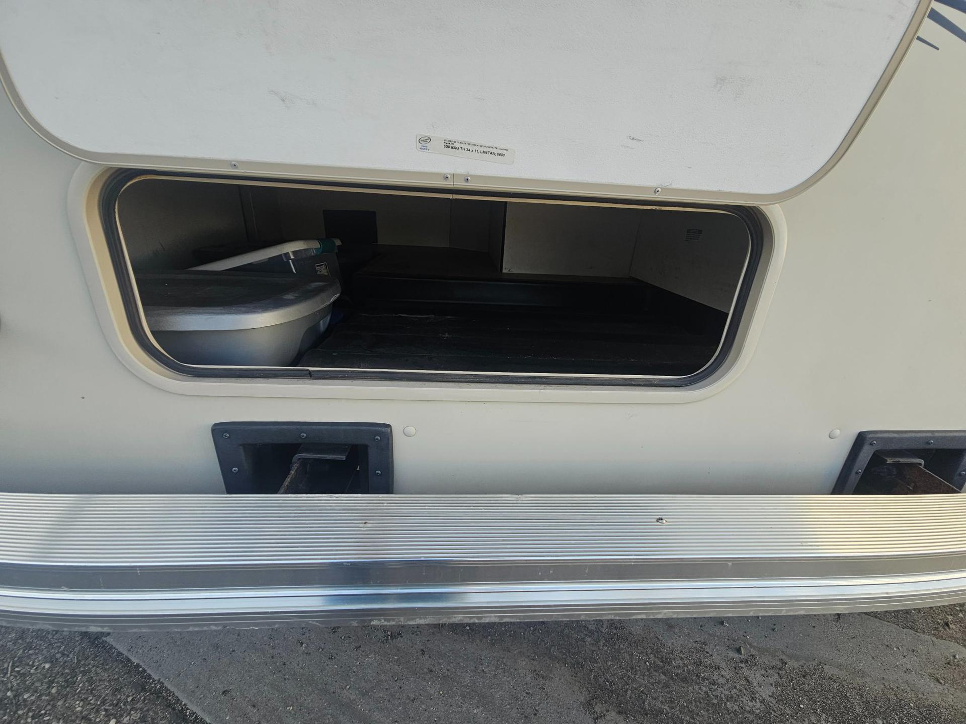 2020 Coachmen 2020 Coachmen Leprechaun - thumbnail 14