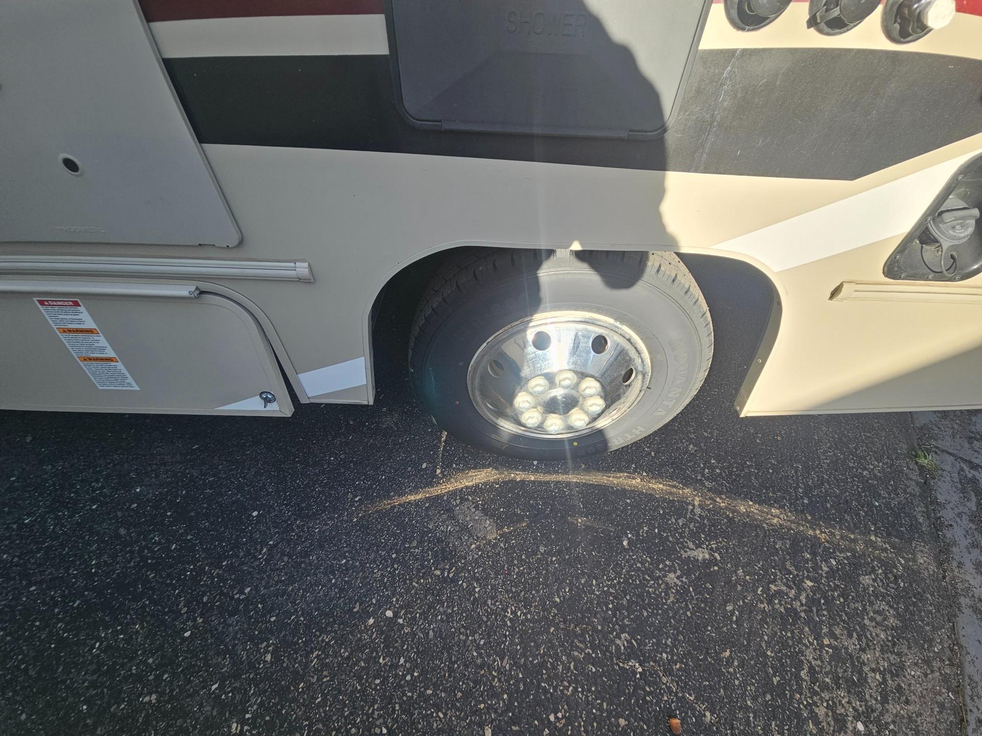 2020 Coachmen 2020 Coachmen Leprechaun - thumbnail 21