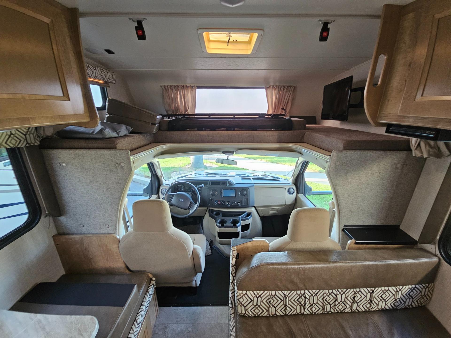 2020 Coachmen 2020 Coachmen Leprechaun - thumbnail 23