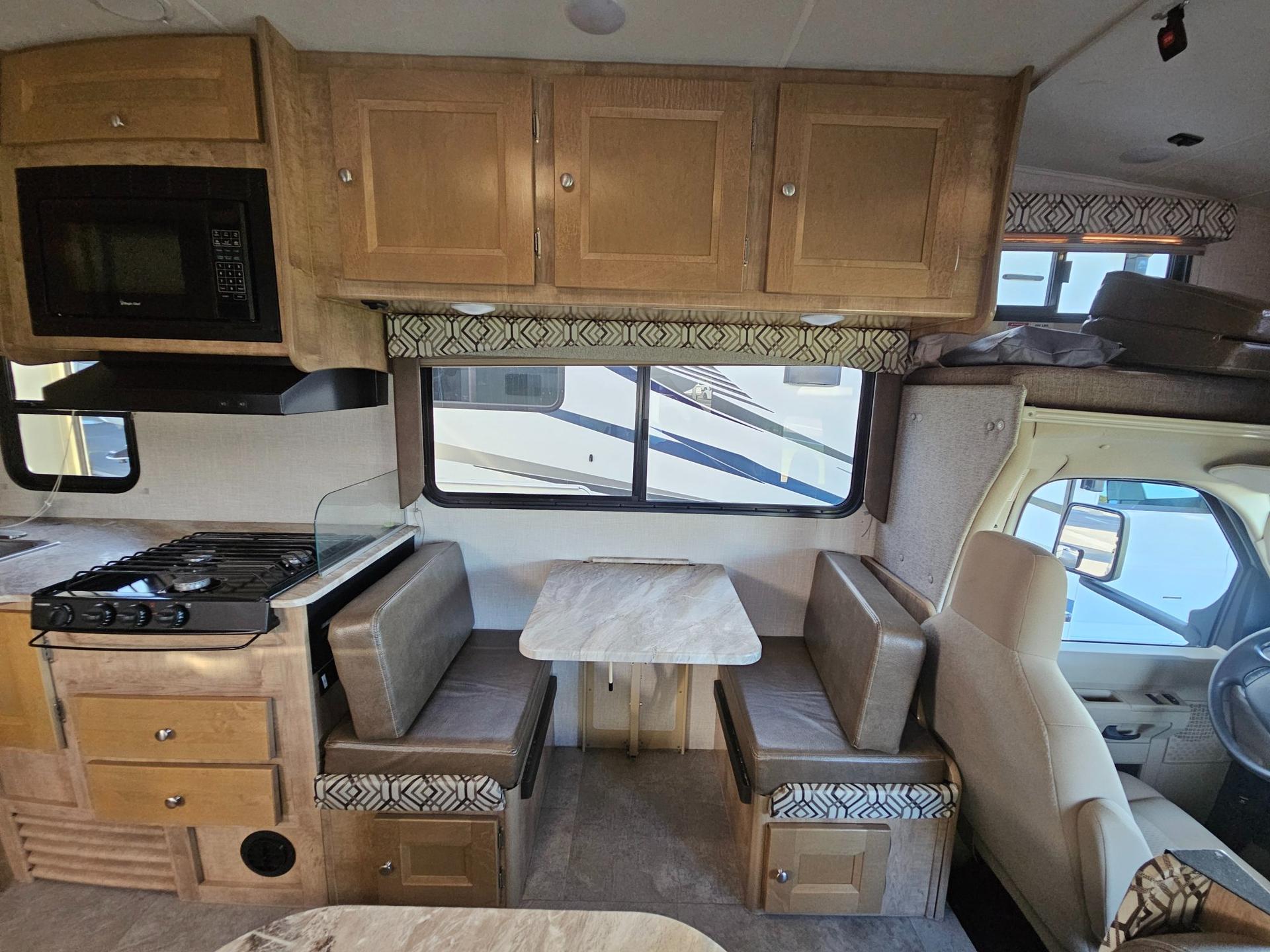 2020 Coachmen 2020 Coachmen Leprechaun - thumbnail 28