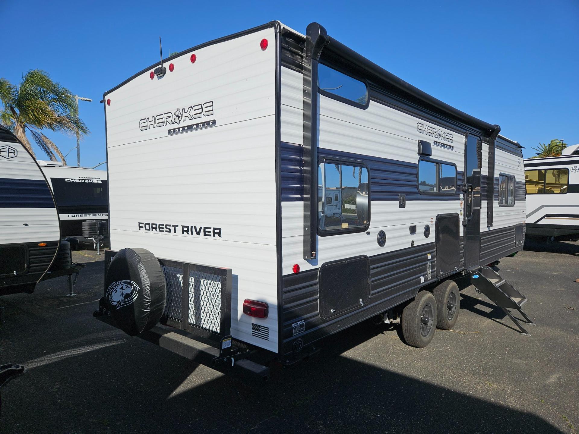 2026 Forest River 2026 Forest River Cherokee Grey Wolf - thumbnail 3