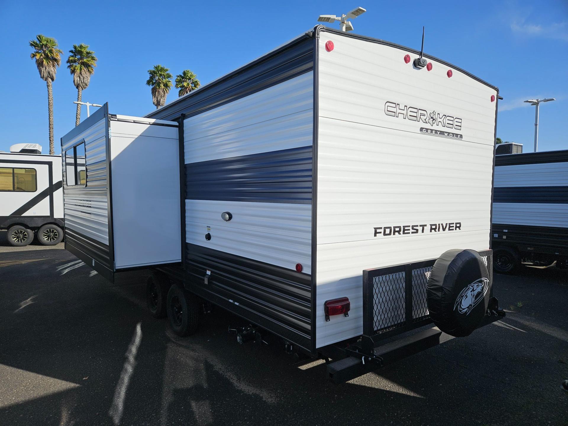 2026 Forest River 2026 Forest River Cherokee Grey Wolf - thumbnail 4