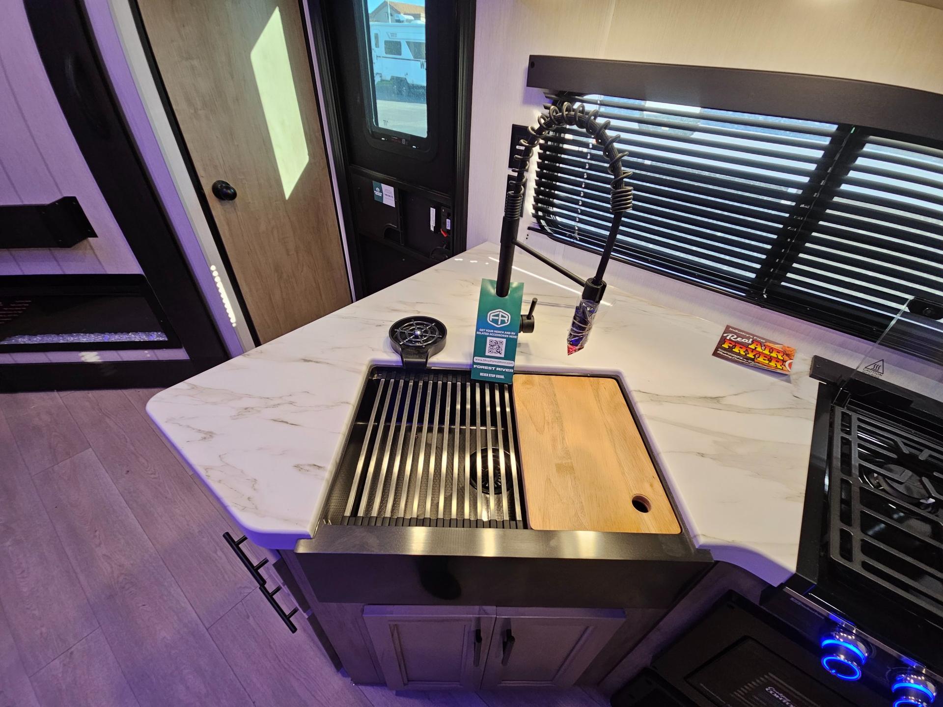 2026 Forest River 2026 Forest River Cherokee Grey Wolf - thumbnail 15