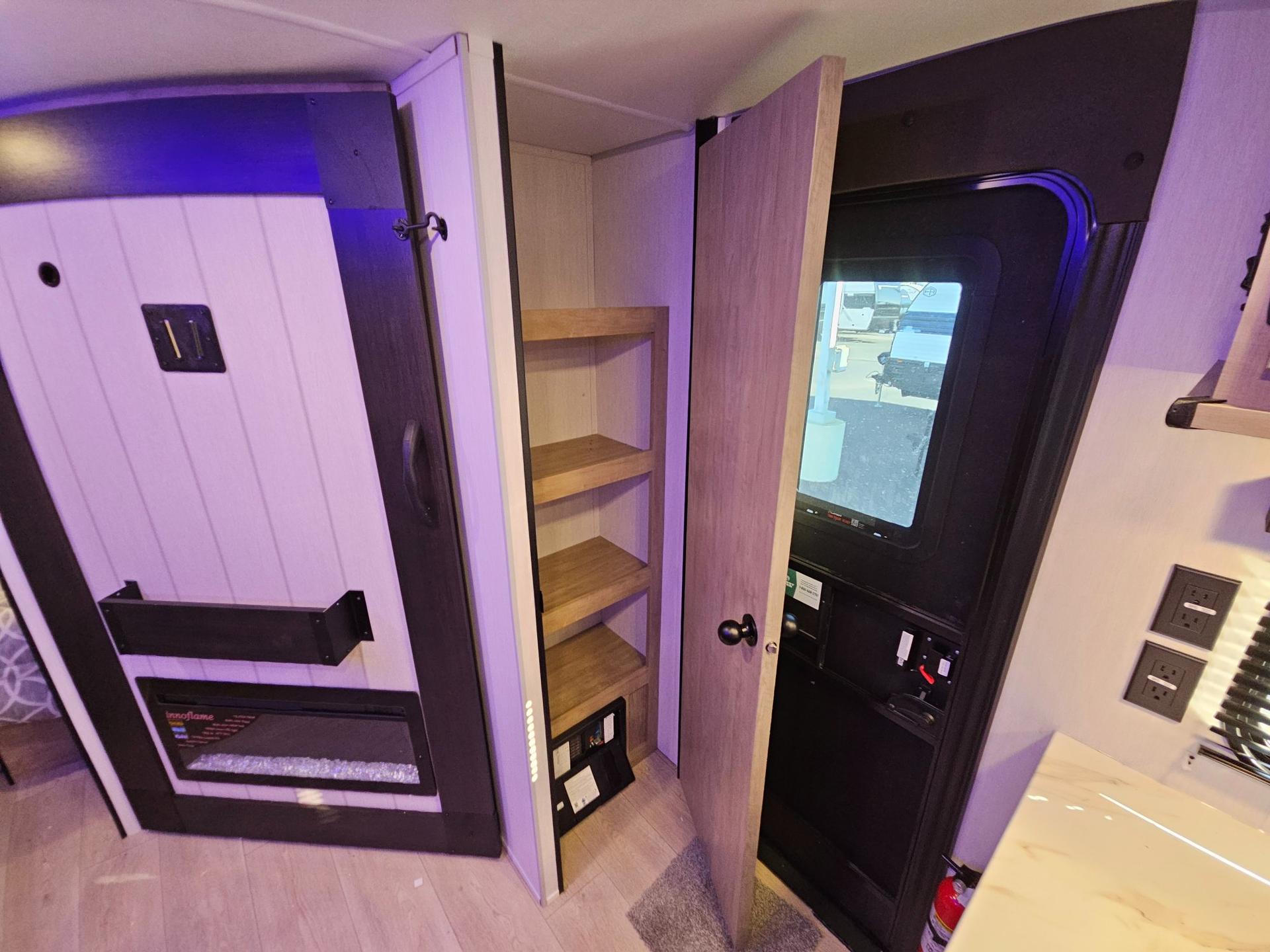 2026 Forest River 2026 Forest River Cherokee Grey Wolf - thumbnail 18