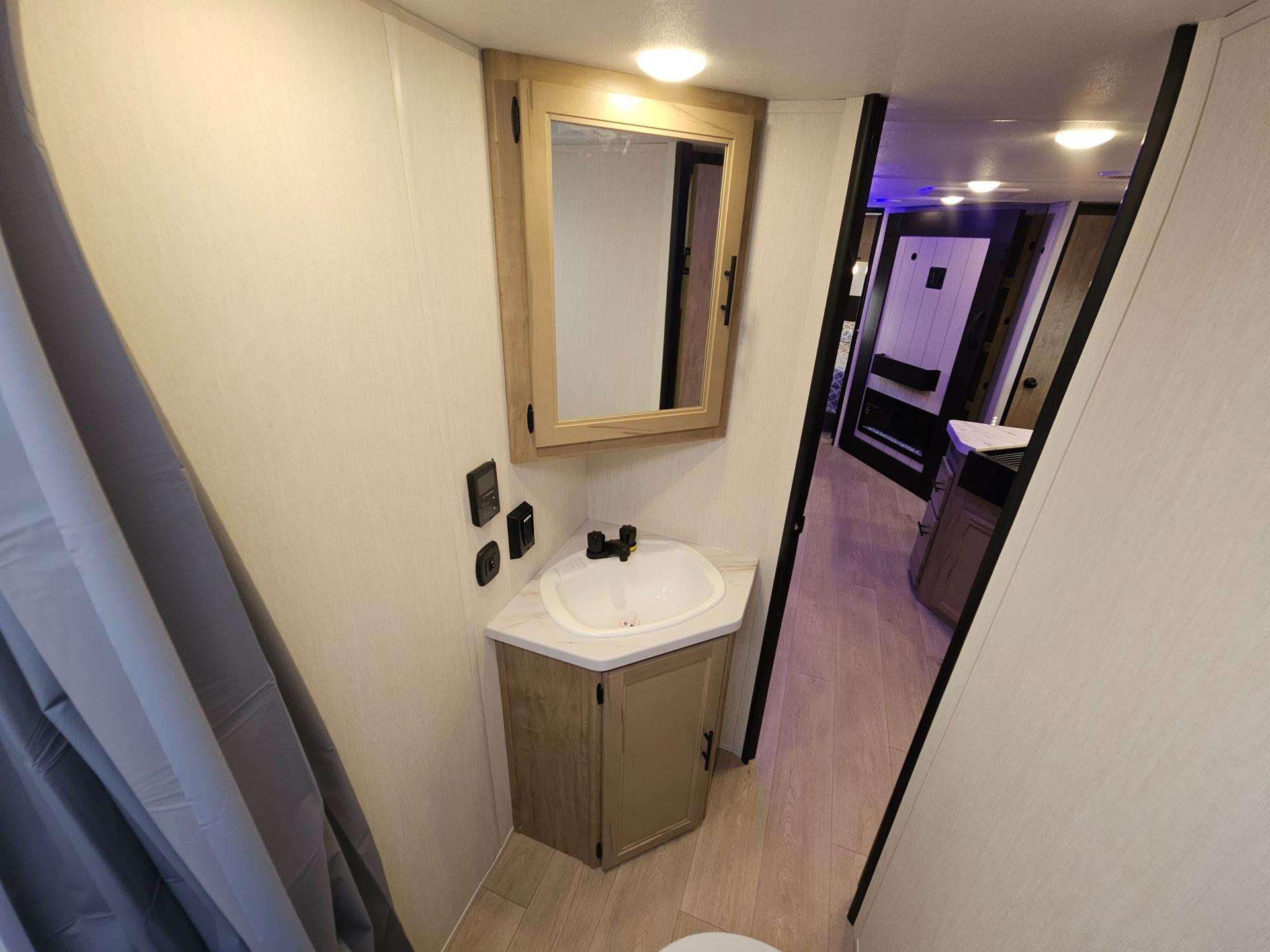 2026 Forest River 2026 Forest River Cherokee Grey Wolf - thumbnail 29