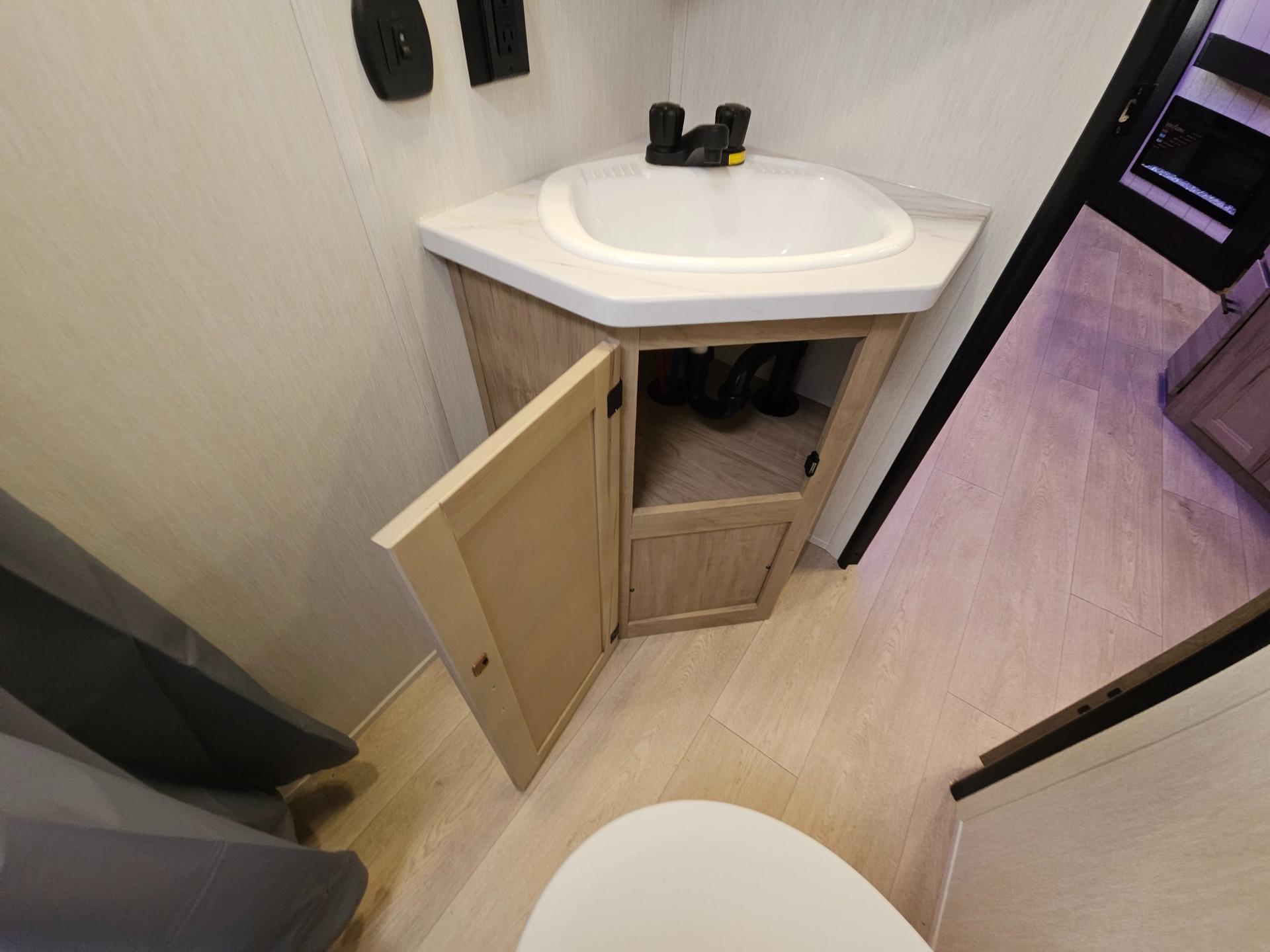 2026 Forest River 2026 Forest River Cherokee Grey Wolf - thumbnail 32