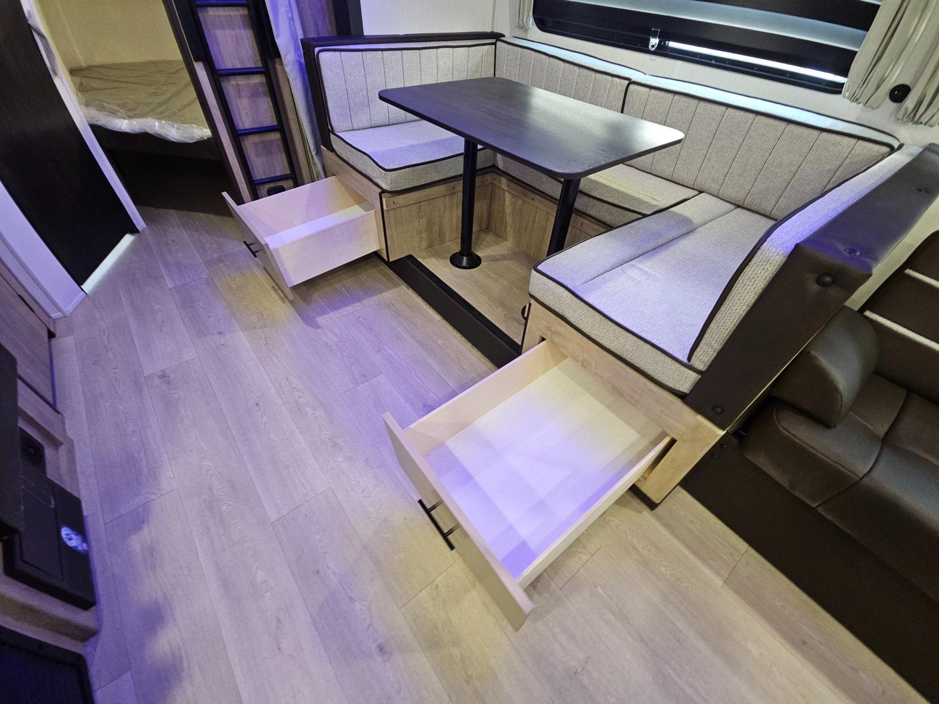 2026 Forest River 2026 Forest River Cherokee Grey Wolf - thumbnail 9