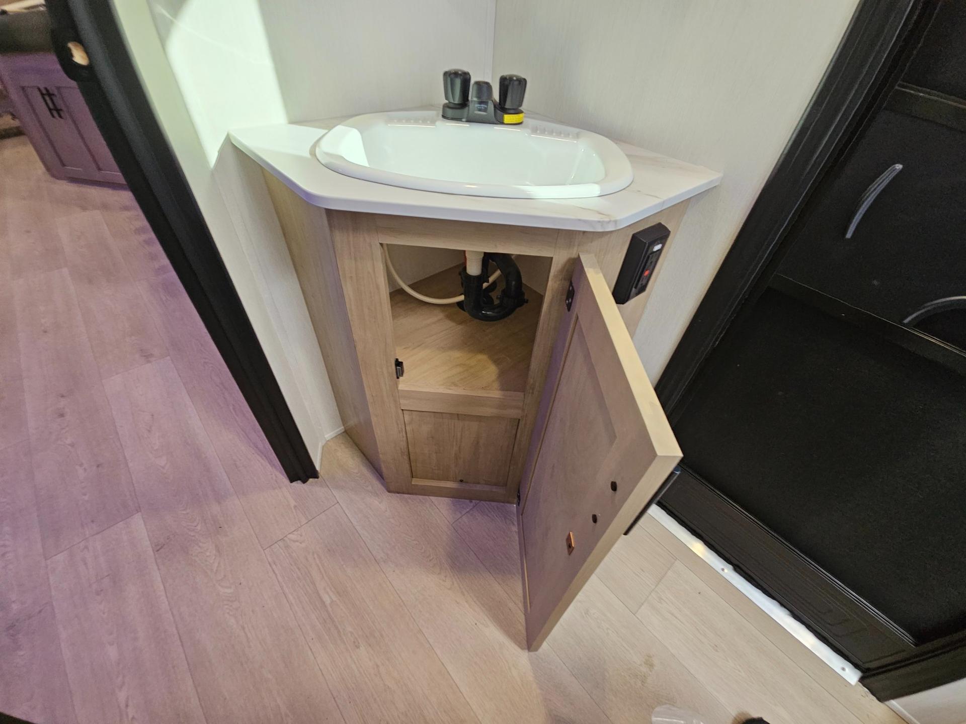 2026 Forest River 2026 Forest River Cherokee Grey Wolf - thumbnail 29