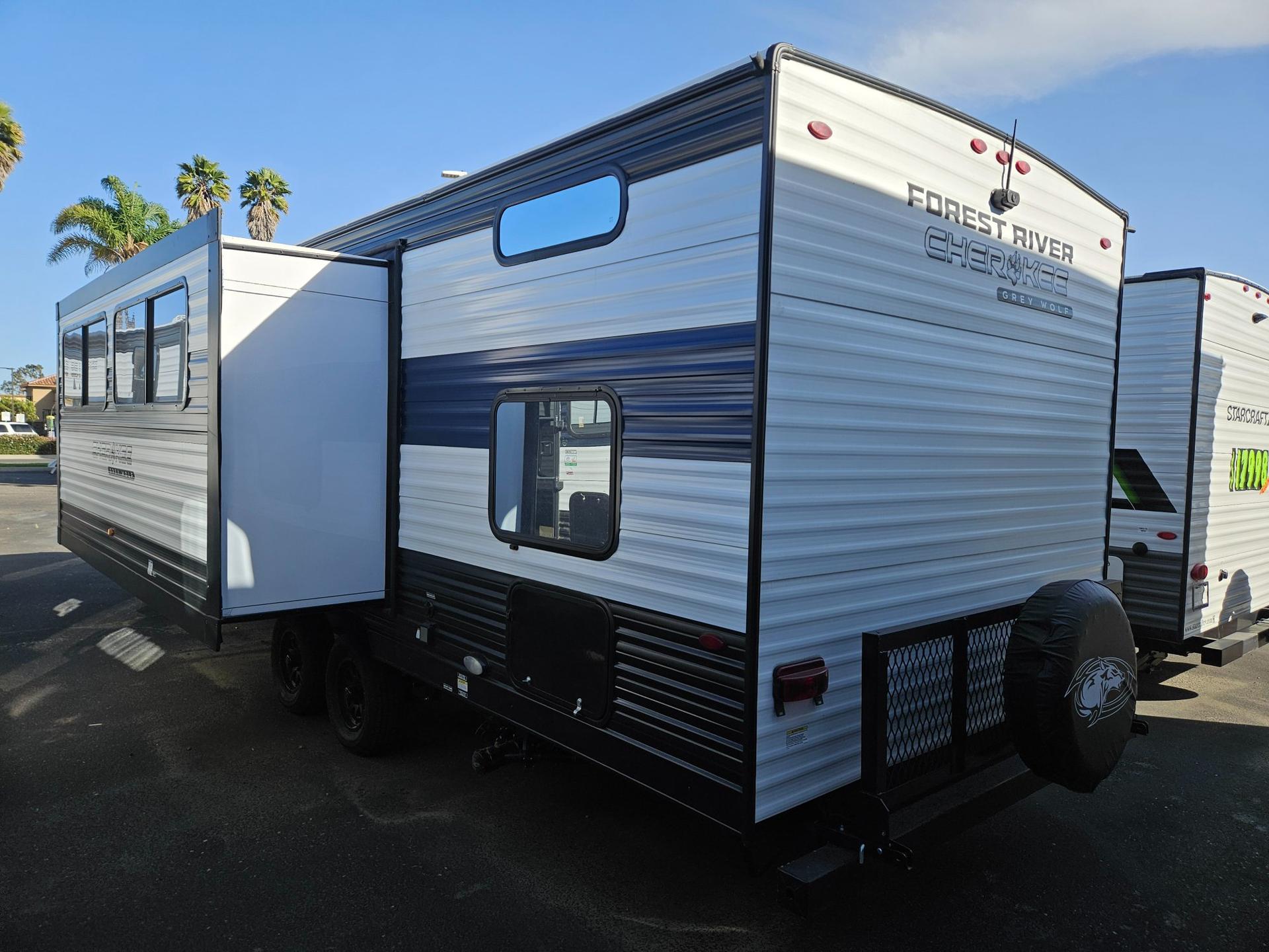 2026 Forest River RV 2026 Forest River RV Cherokee Grey Wolf - thumbnail 4