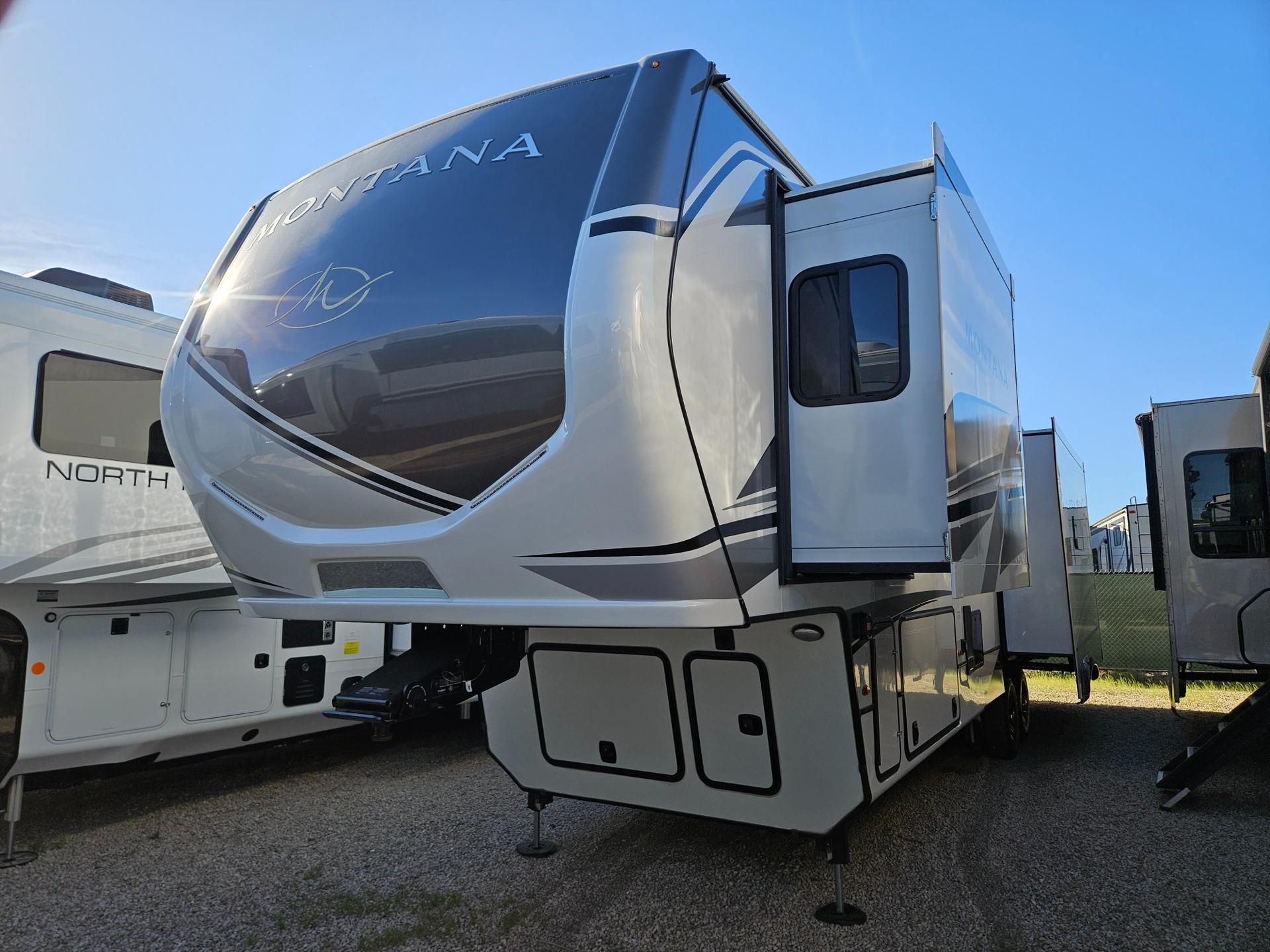 2024 Keystone RV 2024 Keystone RV Montana - thumbnail 5