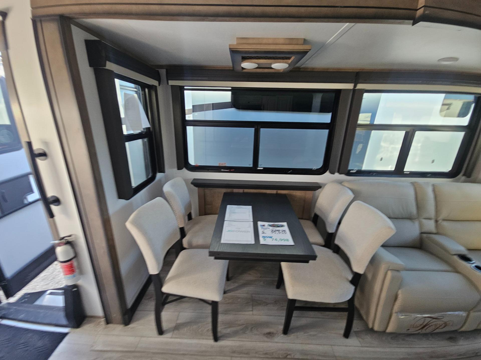 2024 Keystone RV 2024 Keystone RV Montana - thumbnail 8