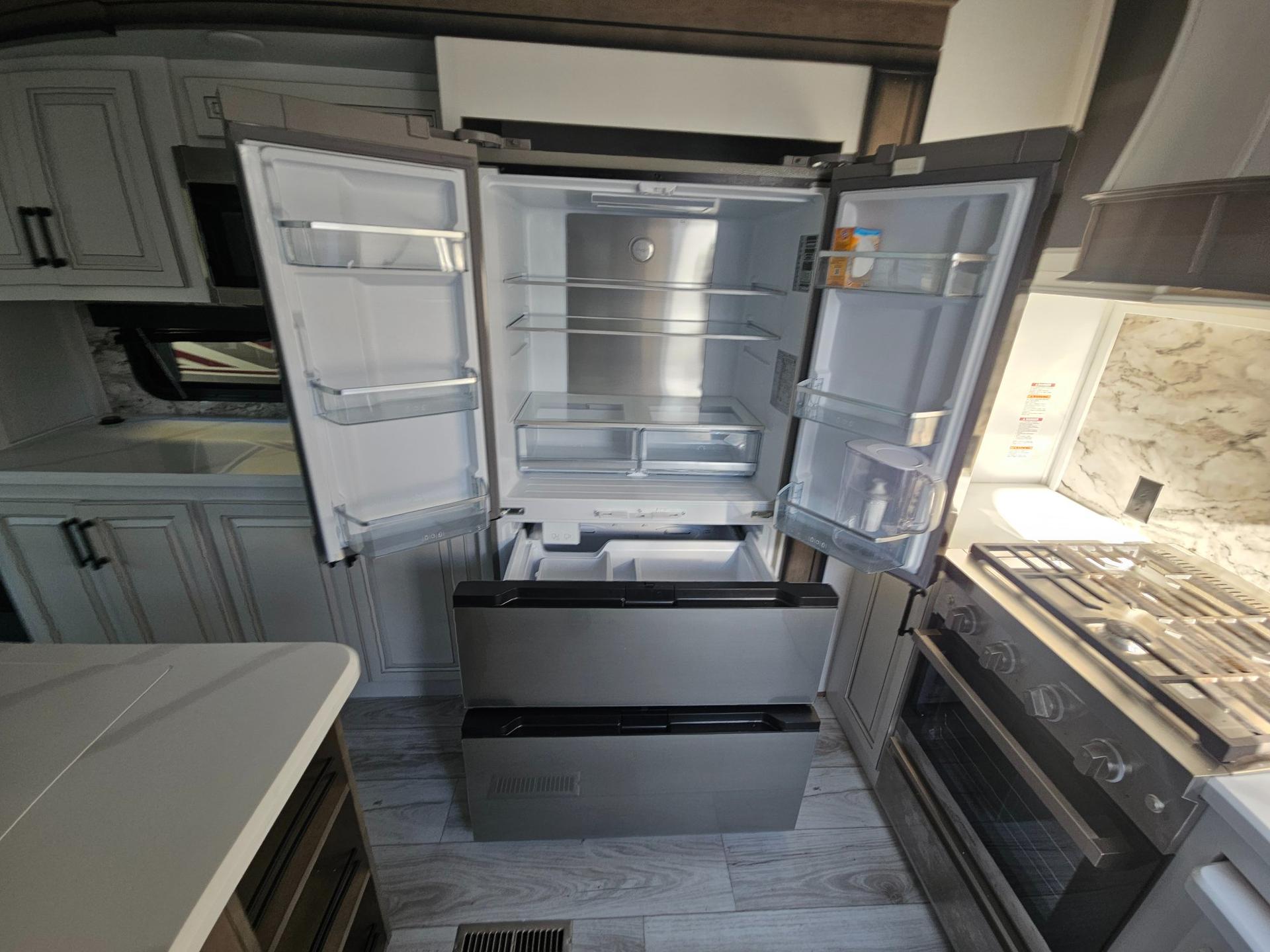 2024 Keystone RV 2024 Keystone RV Montana - thumbnail 18