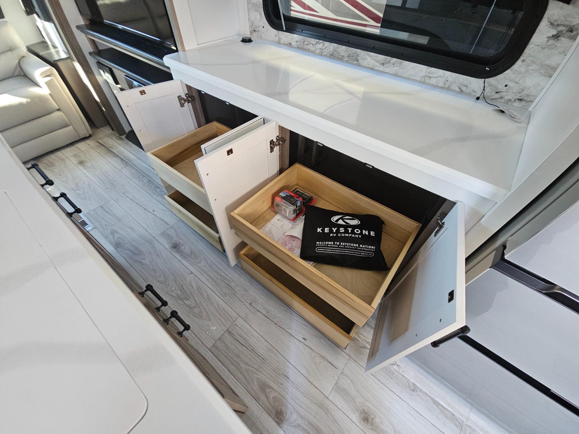 2024 Keystone RV 2024 Keystone RV Montana - thumbnail 21