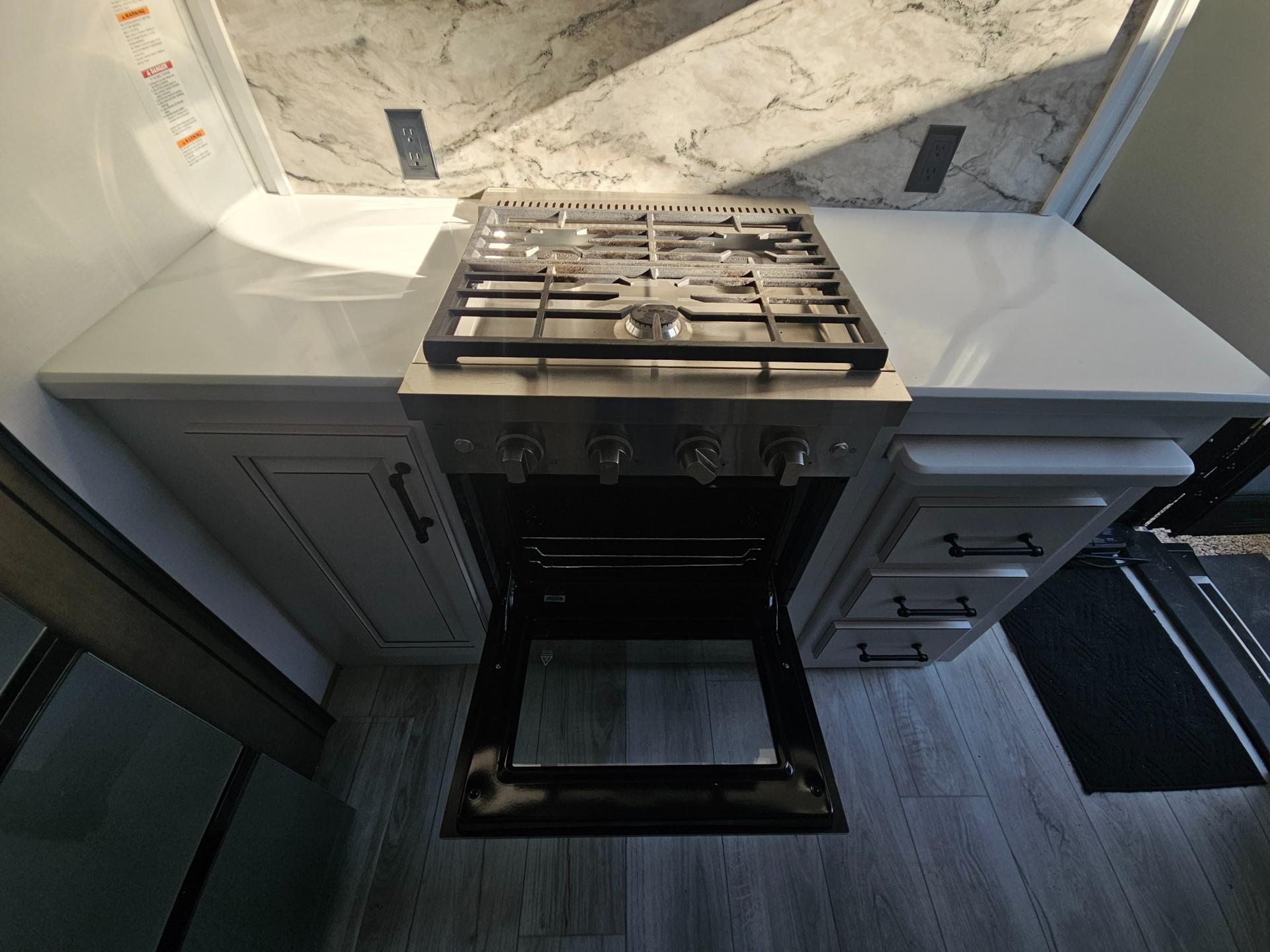 2024 Keystone RV 2024 Keystone RV Montana - thumbnail 25