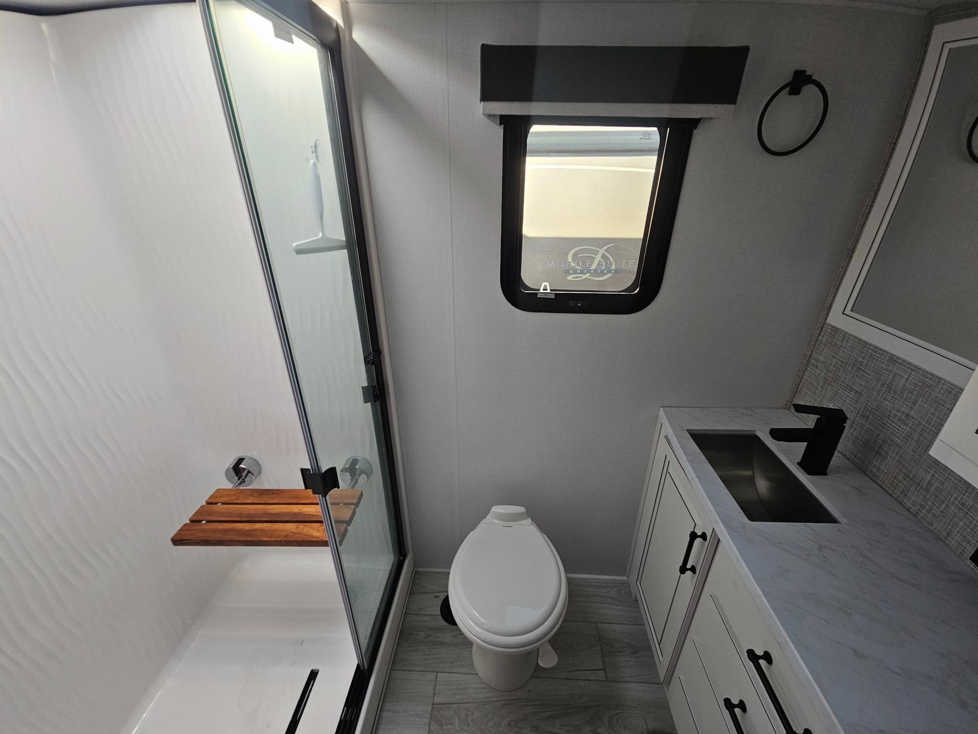 2024 Keystone RV 2024 Keystone RV Montana - thumbnail 32