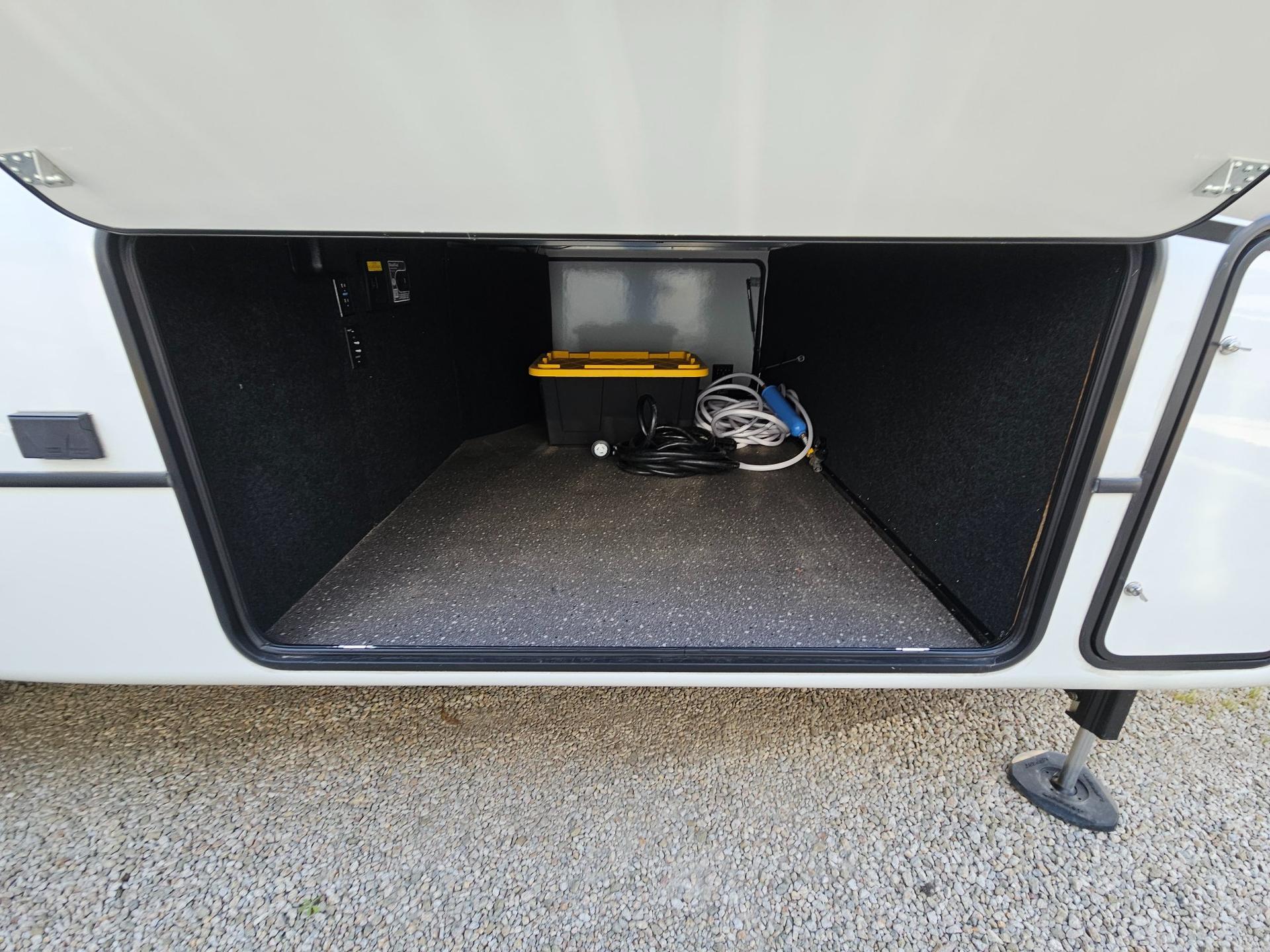 2024 Keystone RV 2024 Keystone RV Montana - thumbnail 44