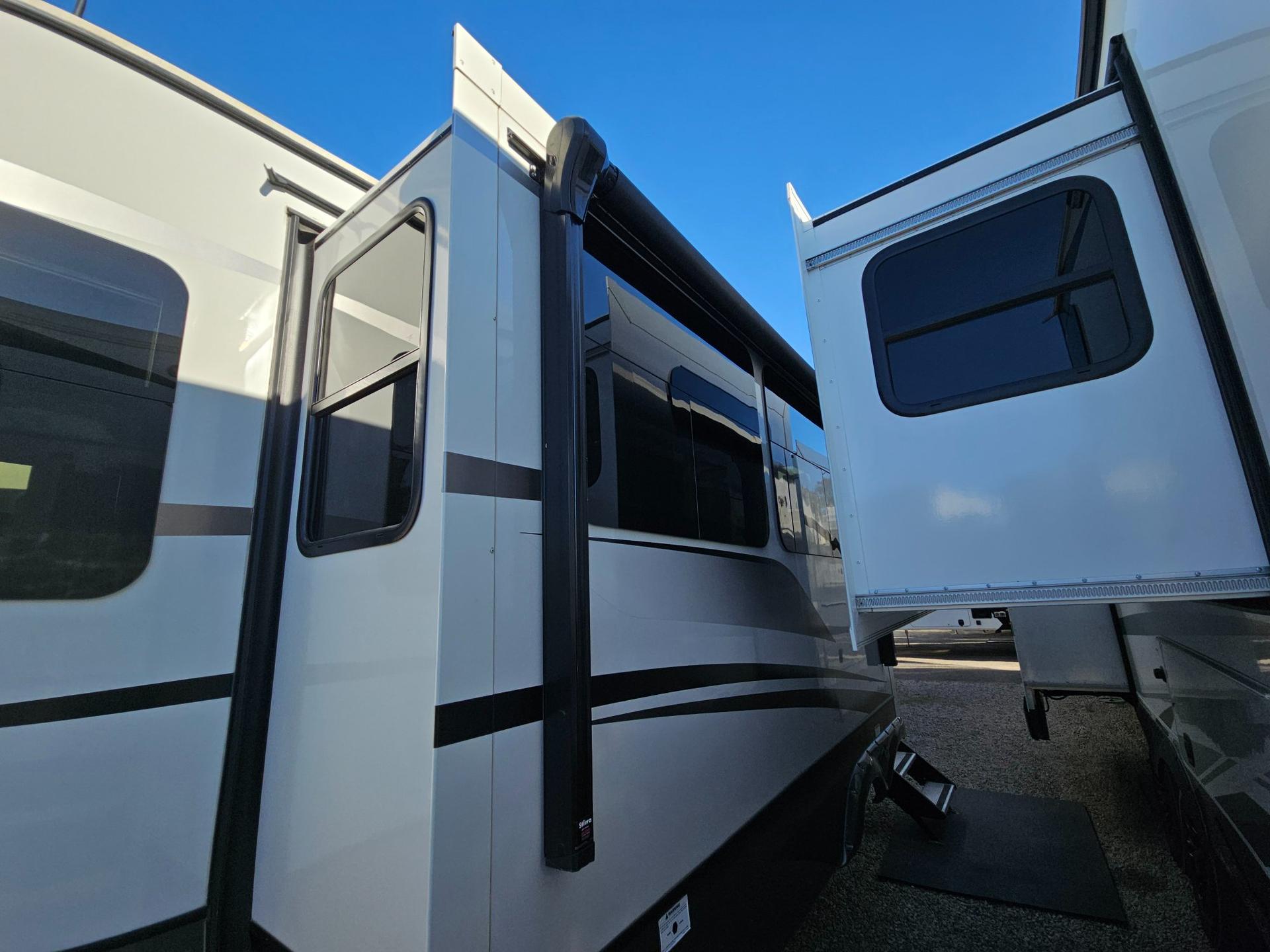 2024 Keystone RV 2024 Keystone RV Montana - thumbnail 47