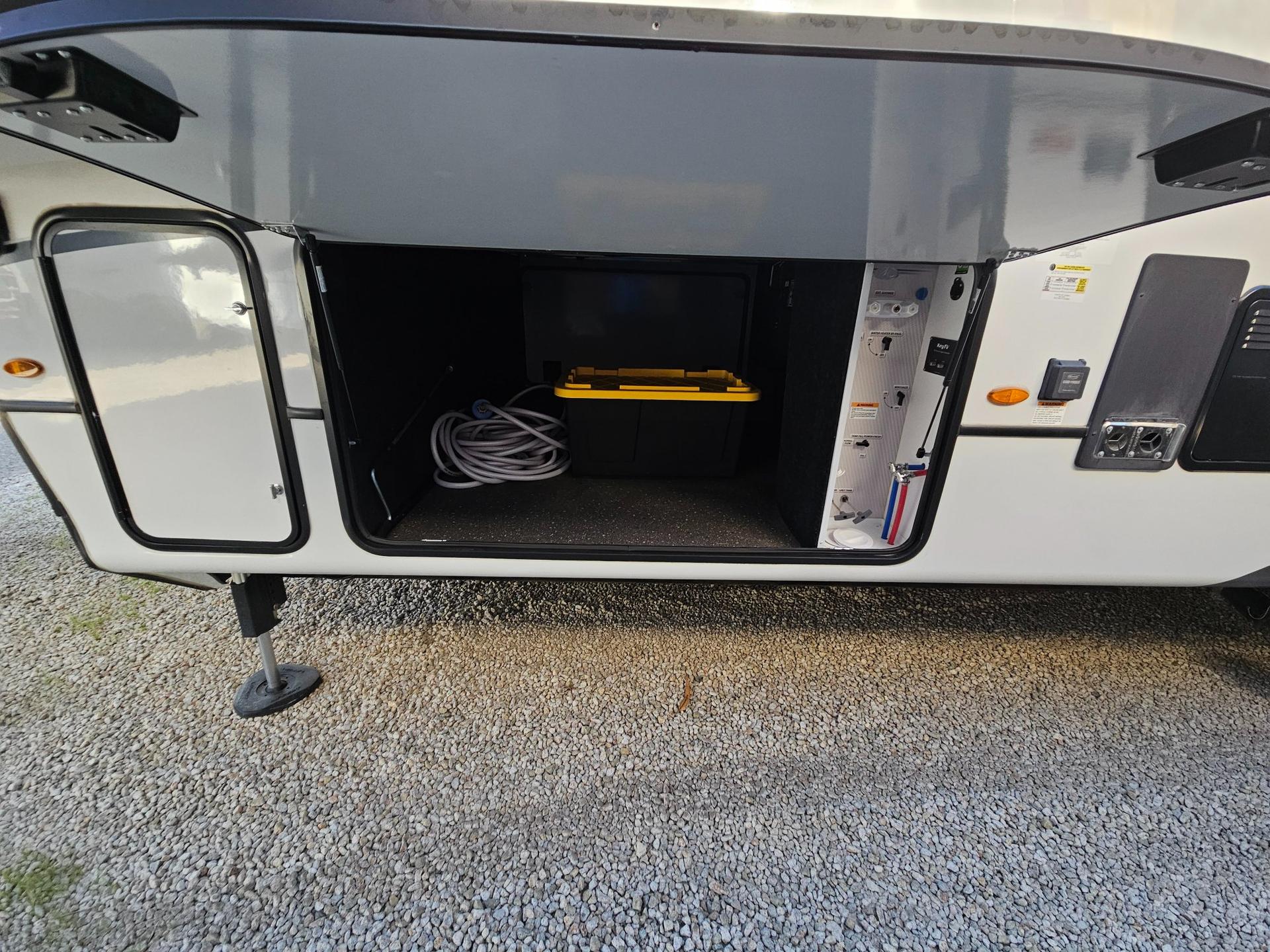 2024 Keystone RV 2024 Keystone RV Montana - thumbnail 48