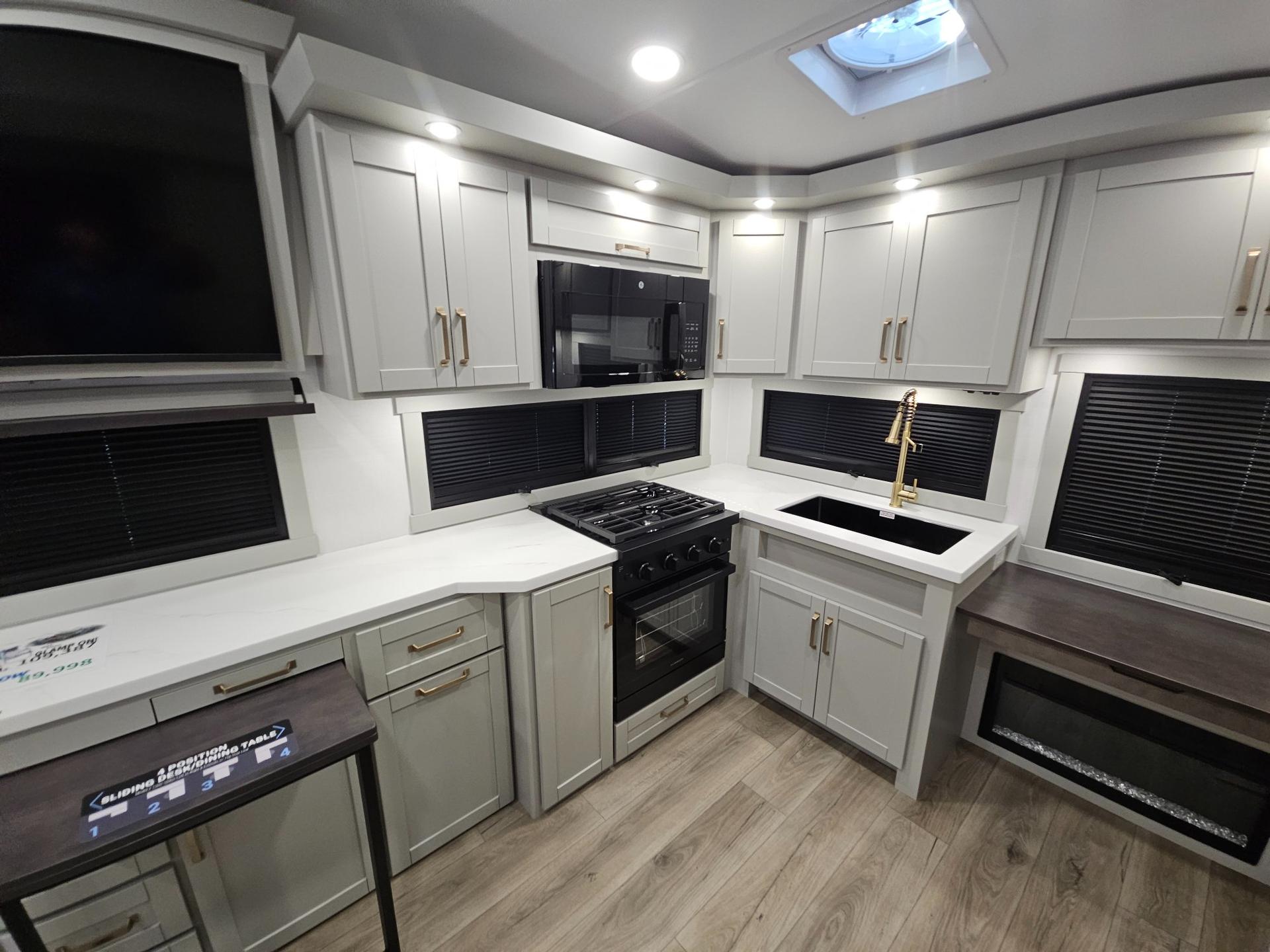 2026 Brinkley RV 2026 Brinkley RV Model Z - thumbnail 10