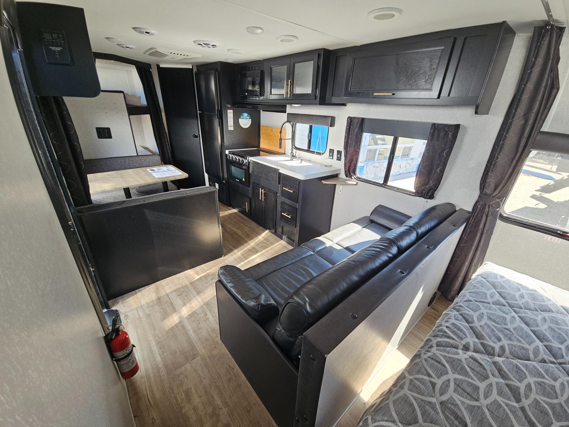 2022 Forest River RV 2022 Forest River RV Cherokee Grey Wolf - thumbnail 5