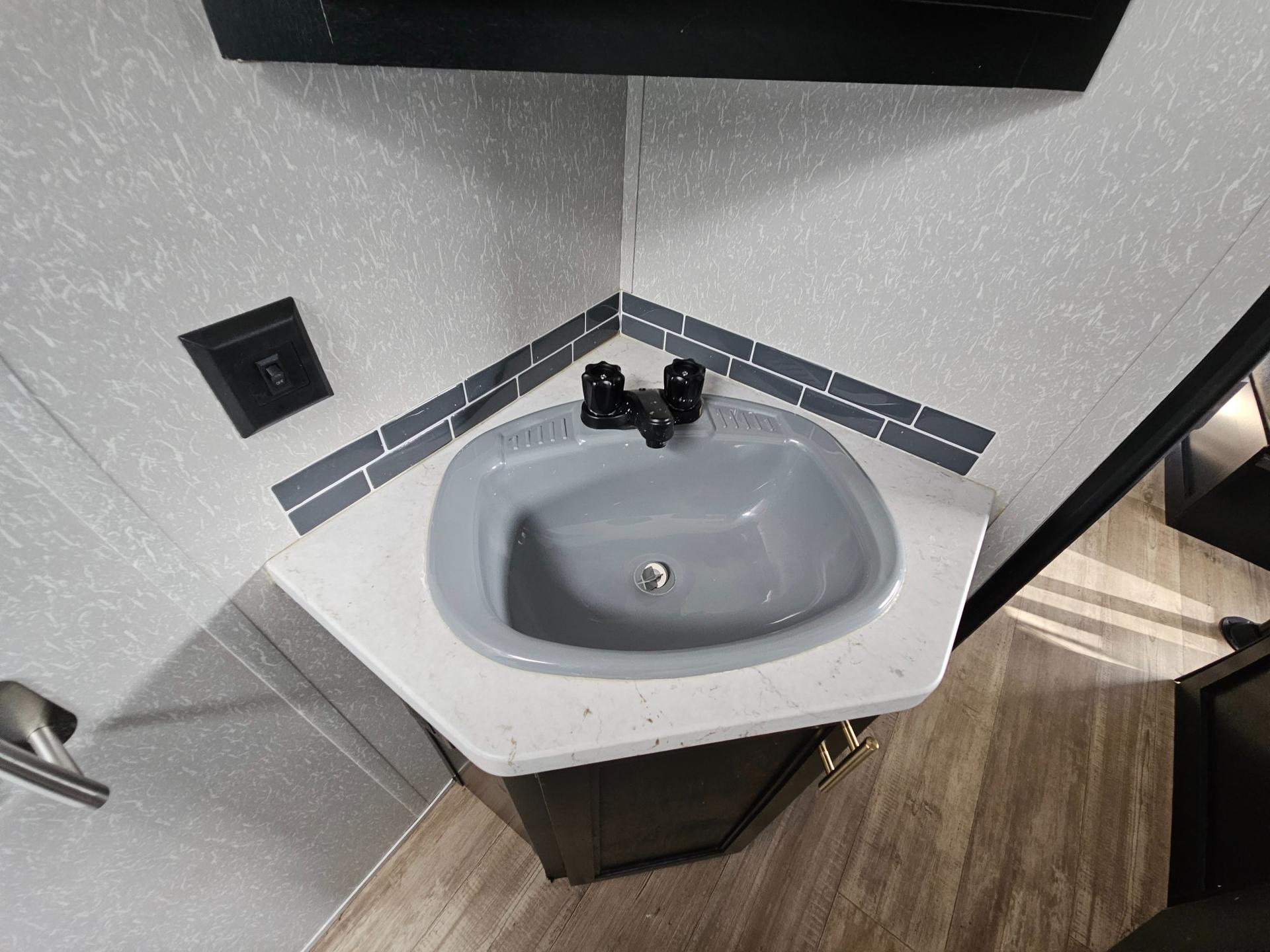 2022 Forest River RV 2022 Forest River RV Cherokee Grey Wolf - thumbnail 25