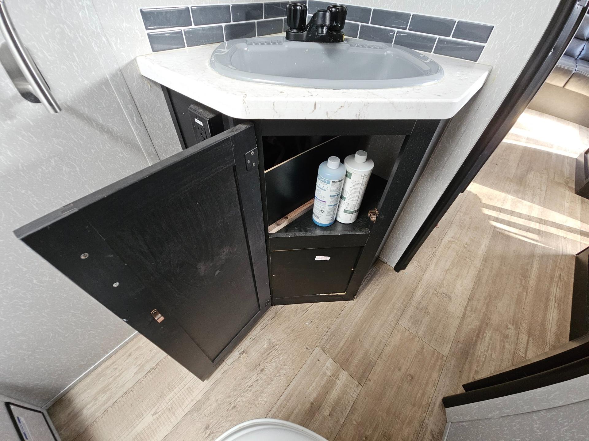 2022 Forest River RV 2022 Forest River RV Cherokee Grey Wolf - thumbnail 26