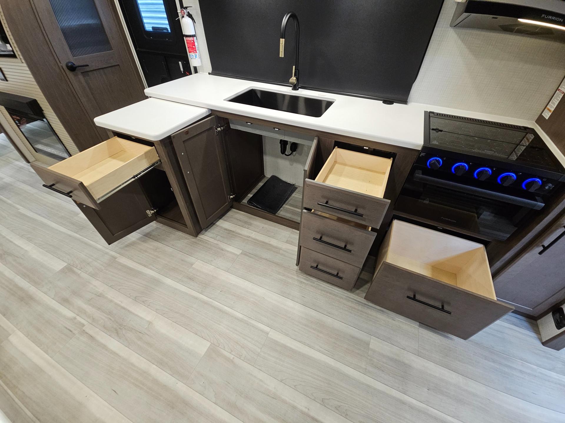 2026 Keystone RV 2026 Keystone RV Cougar Half-Ton - thumbnail 11