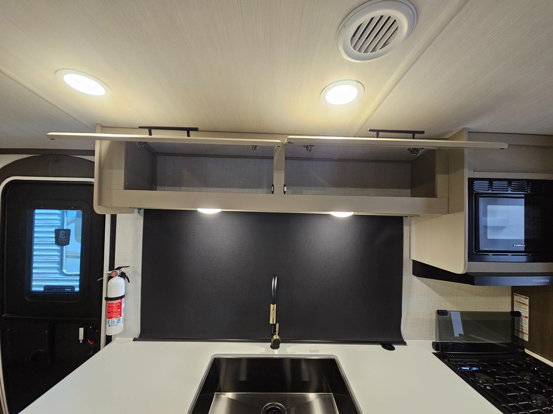 2026 Keystone RV 2026 Keystone RV Cougar Half-Ton - thumbnail 15