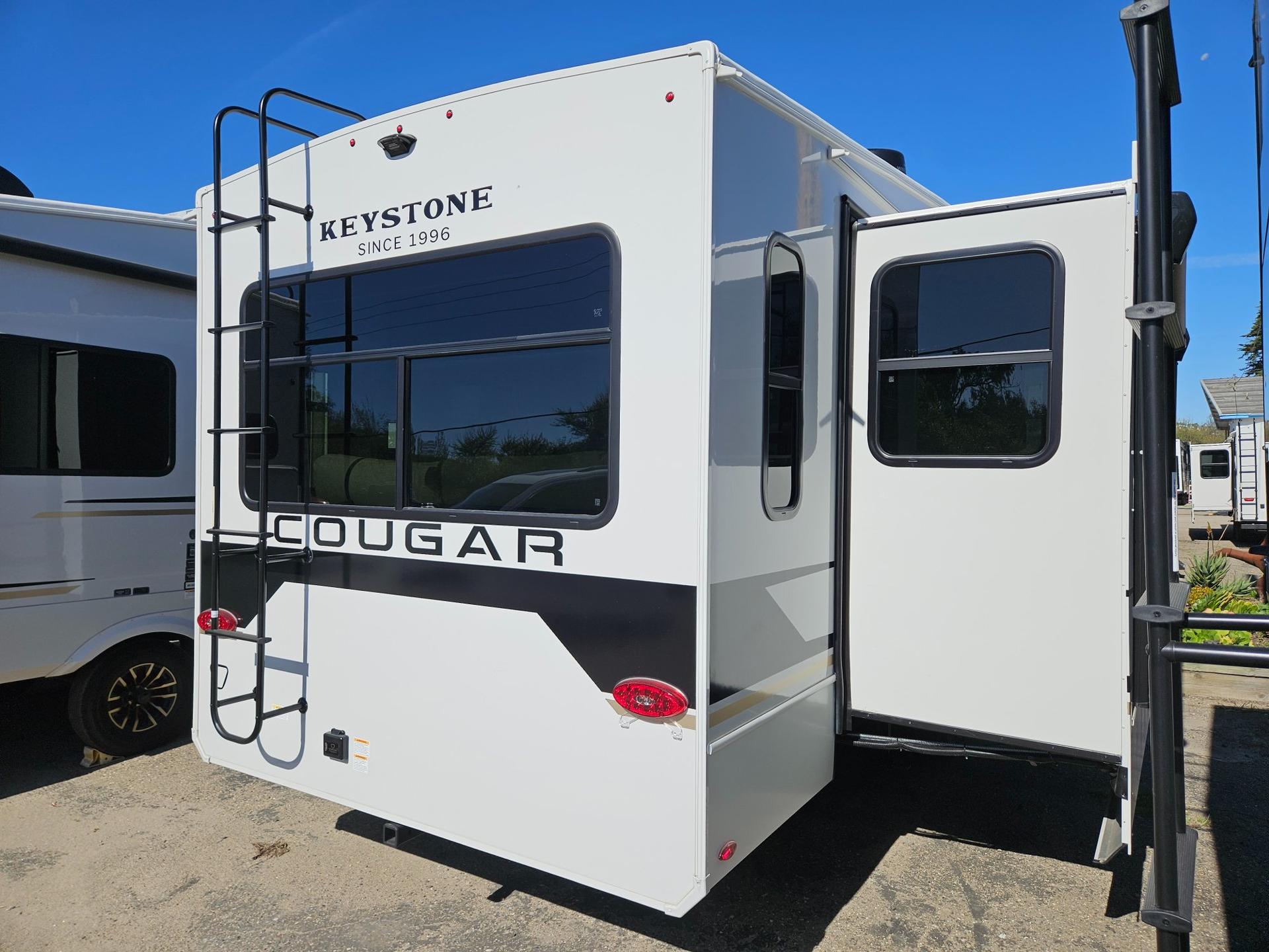 2026 Keystone RV 2026 Keystone RV Cougar Half-Ton - thumbnail 3