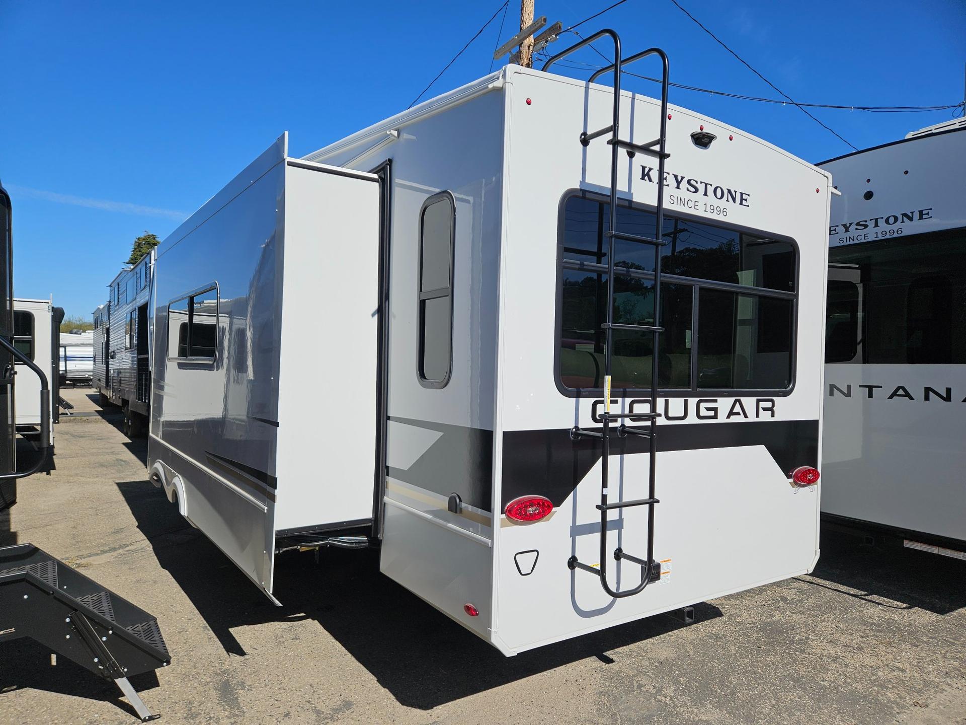 2026 Keystone RV 2026 Keystone RV Cougar Half-Ton - thumbnail 4