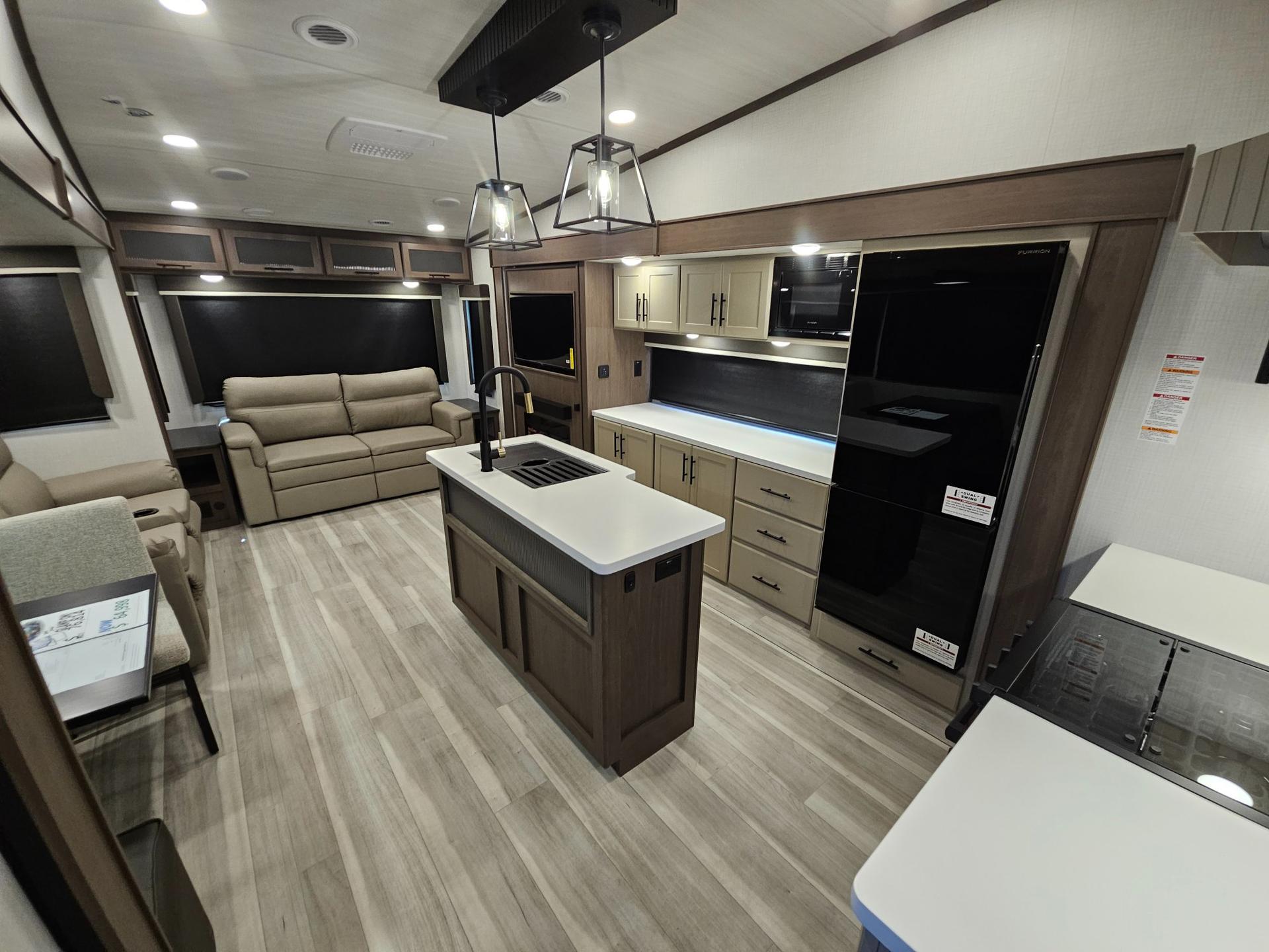 2026 Keystone RV 2026 Keystone RV Cougar Half-Ton - thumbnail 6
