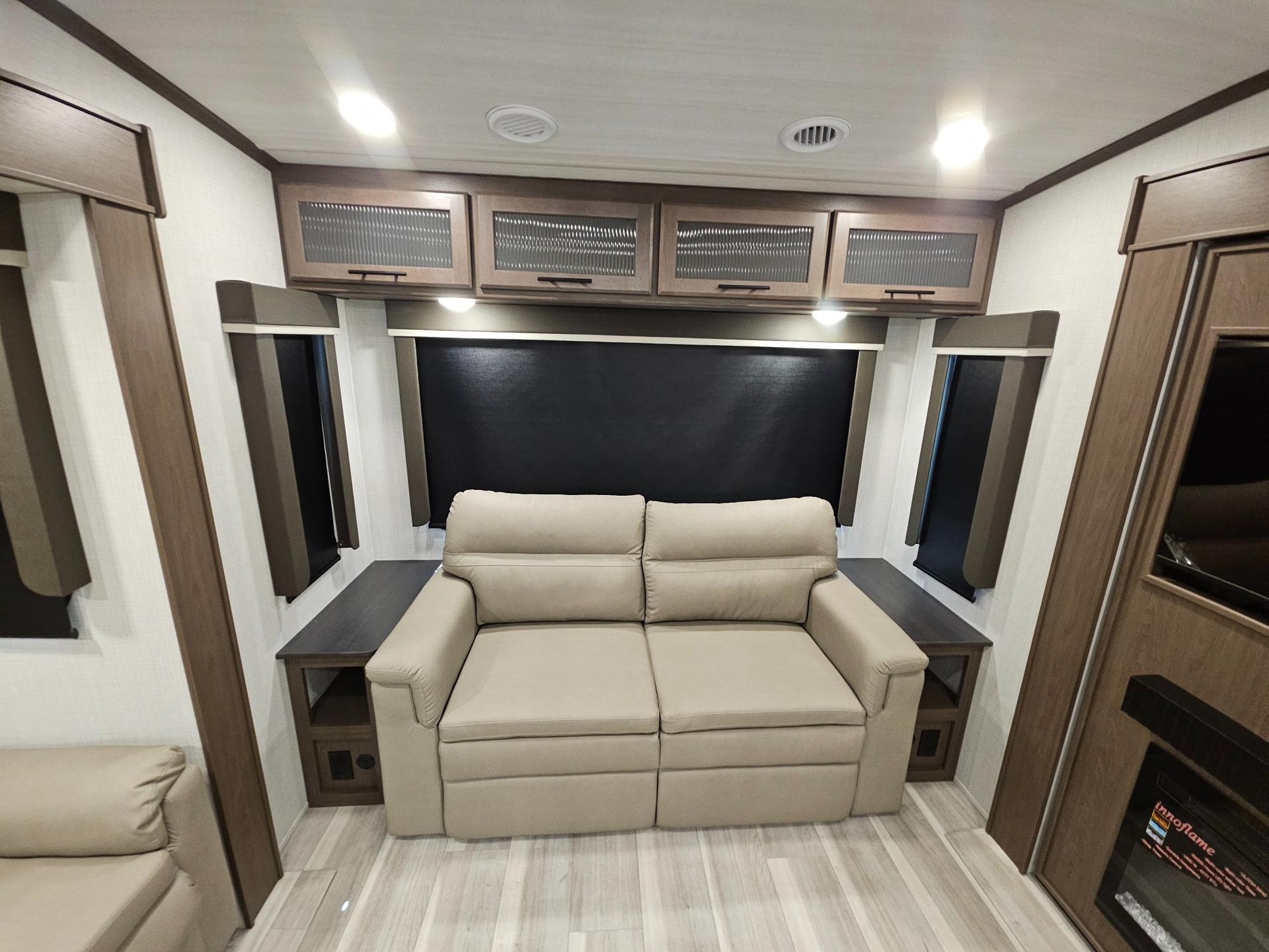 2026 Keystone RV 2026 Keystone RV Cougar Half-Ton - thumbnail 10