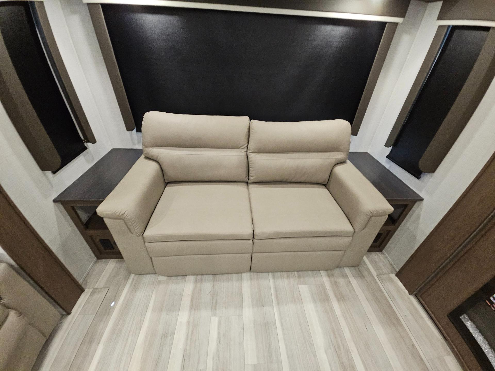 2026 Keystone RV 2026 Keystone RV Cougar Half-Ton - thumbnail 11