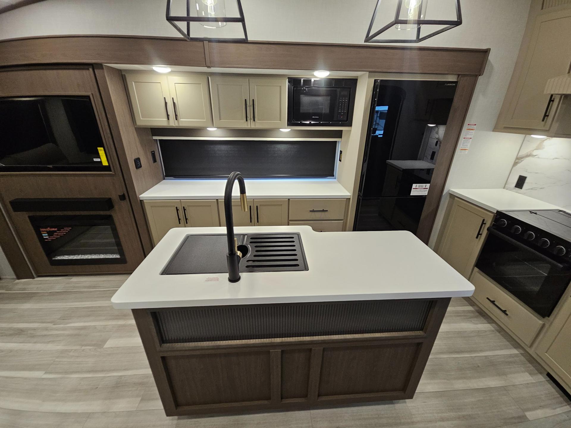 2026 Keystone RV 2026 Keystone RV Cougar Half-Ton - thumbnail 15