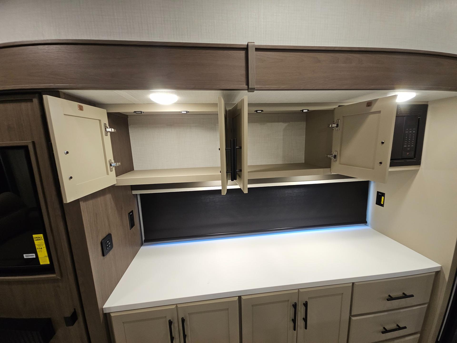 2026 Keystone RV 2026 Keystone RV Cougar Half-Ton - thumbnail 18