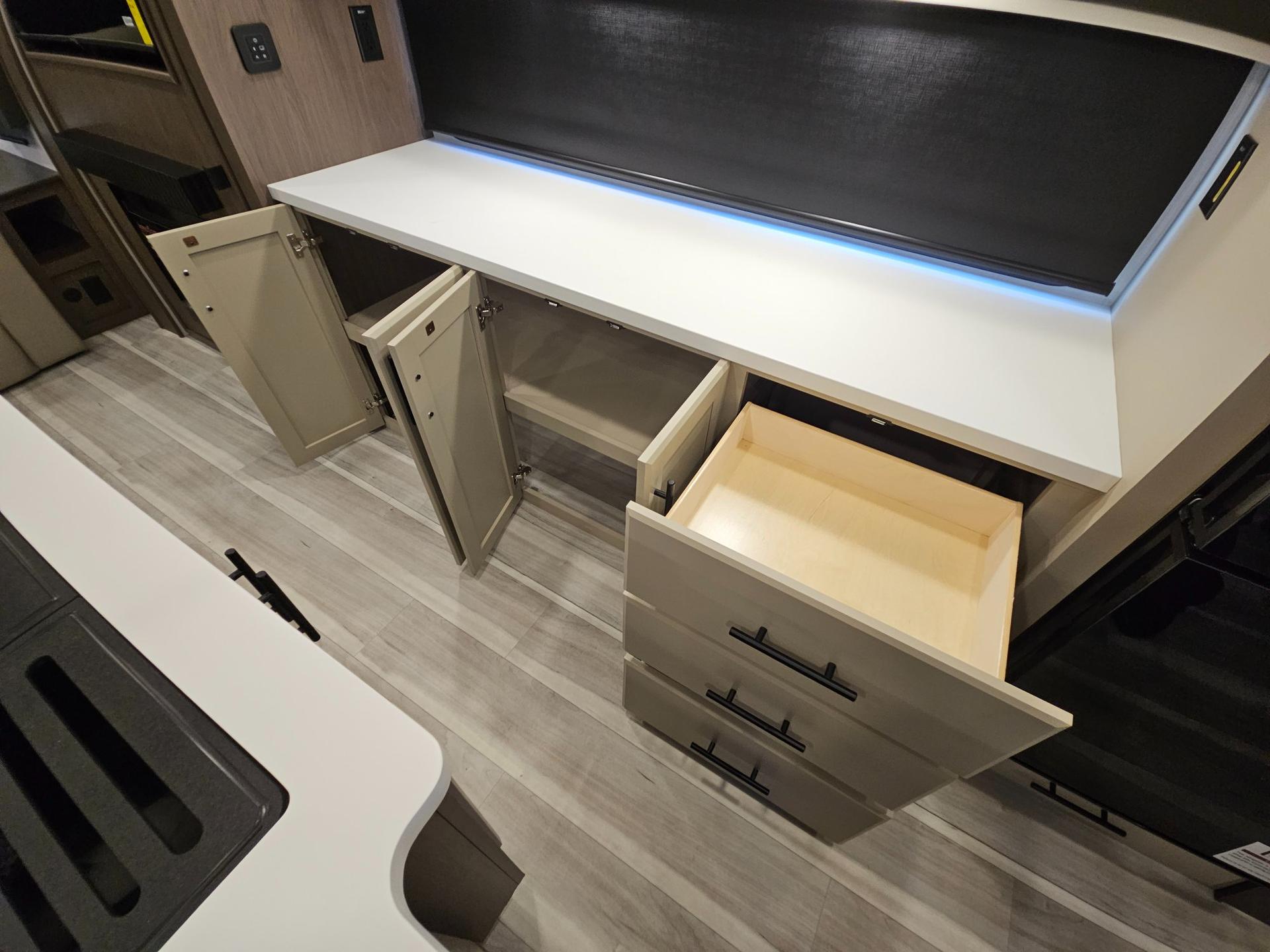 2026 Keystone RV 2026 Keystone RV Cougar Half-Ton - thumbnail 19